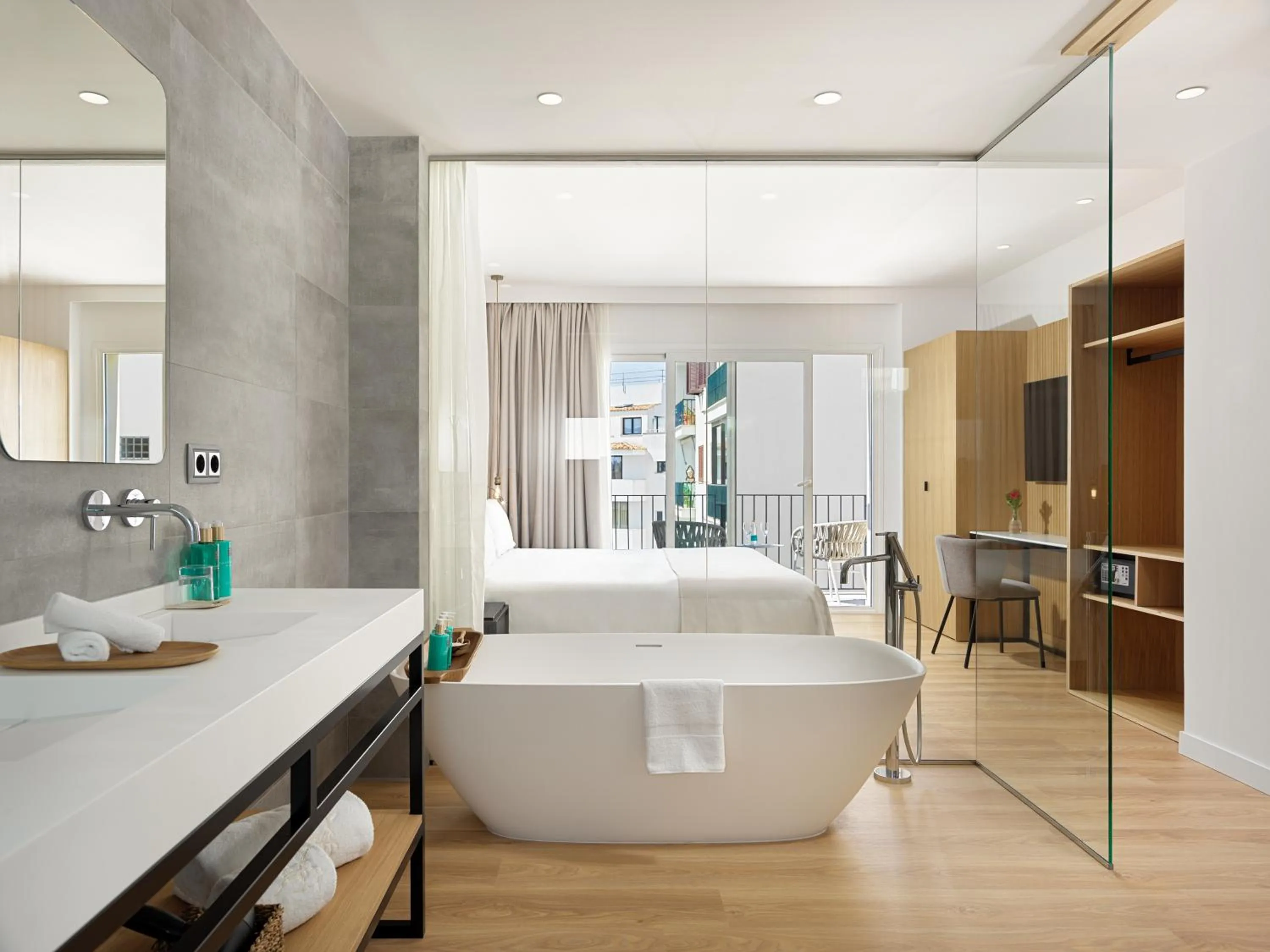 Photo of the whole room, Bed in Hotel Saratoga