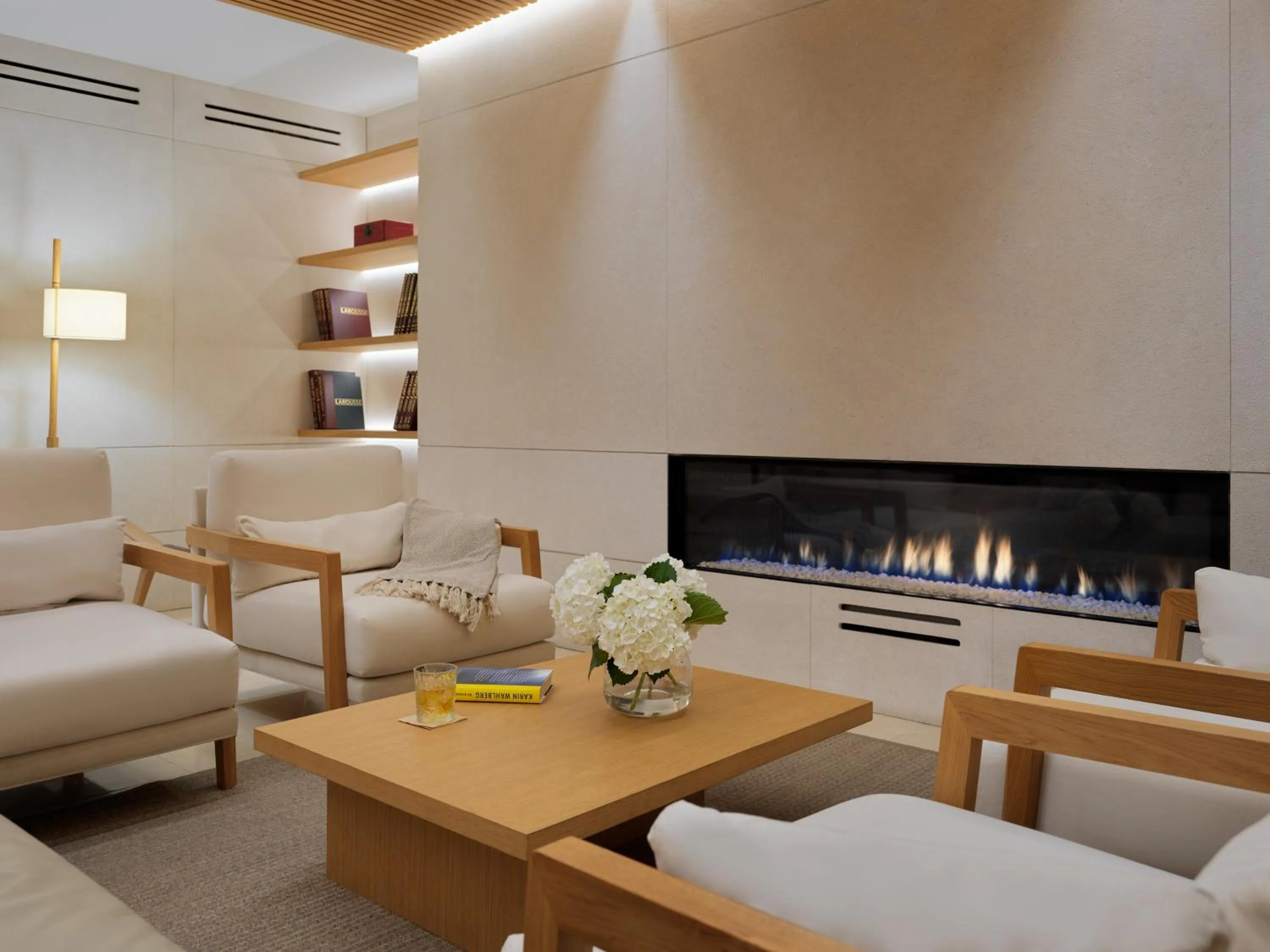 Seating area in Hotel Saratoga