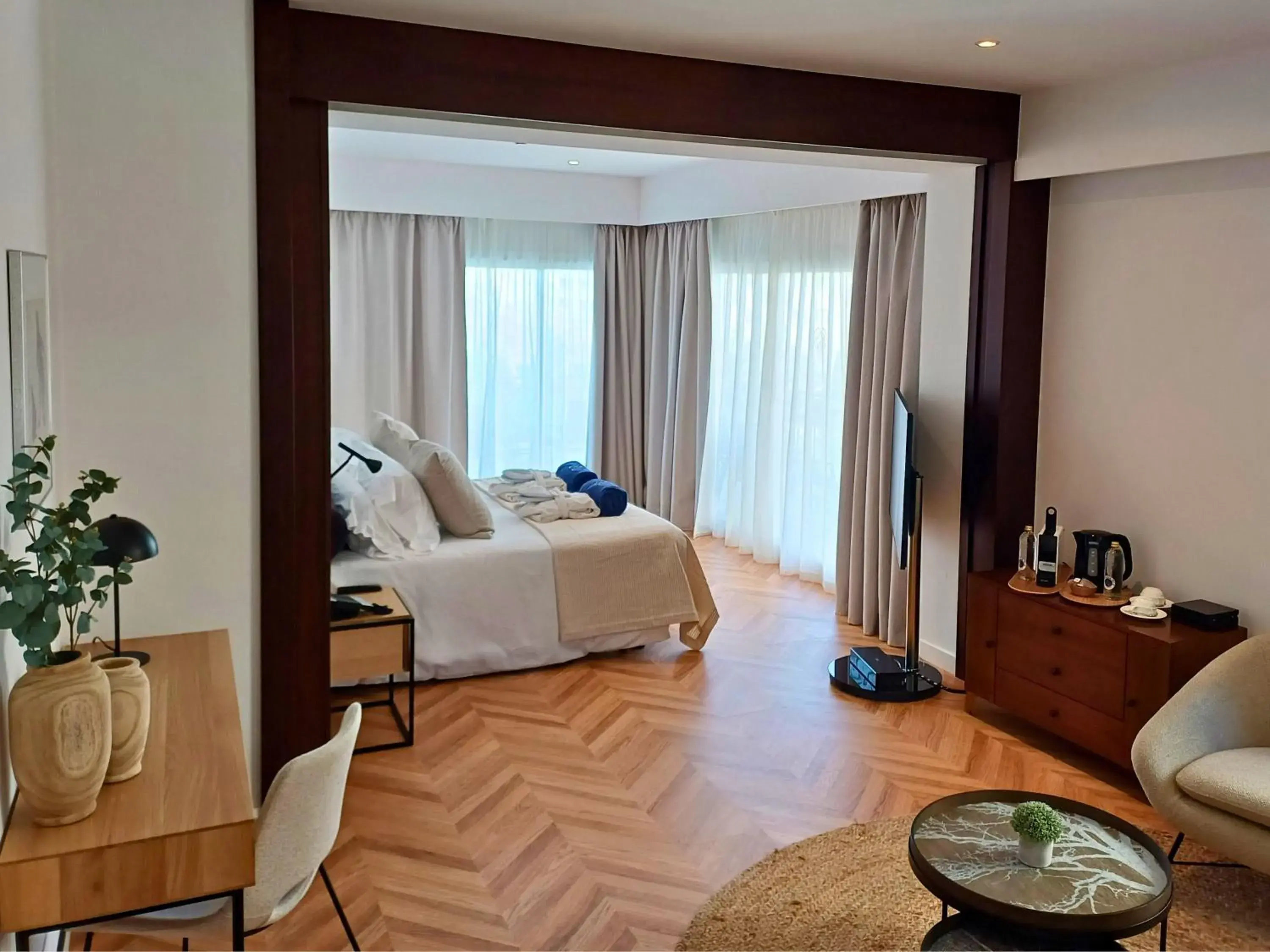 Suite in Hotel Saratoga Suite in Hotel Saratoga