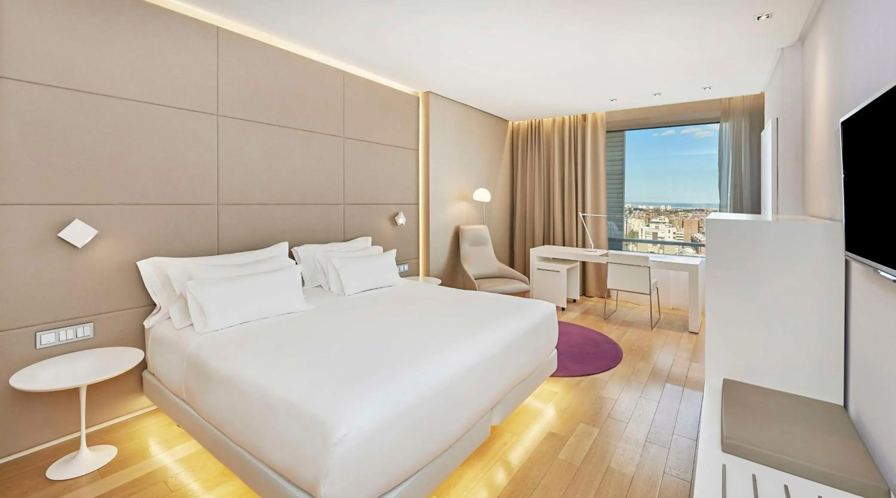 Superior Double or Twin Room with View in NH Collection Madrid Eurobuilding Superior Double or Twin Room with View in NH Collection Madrid Eurobuilding