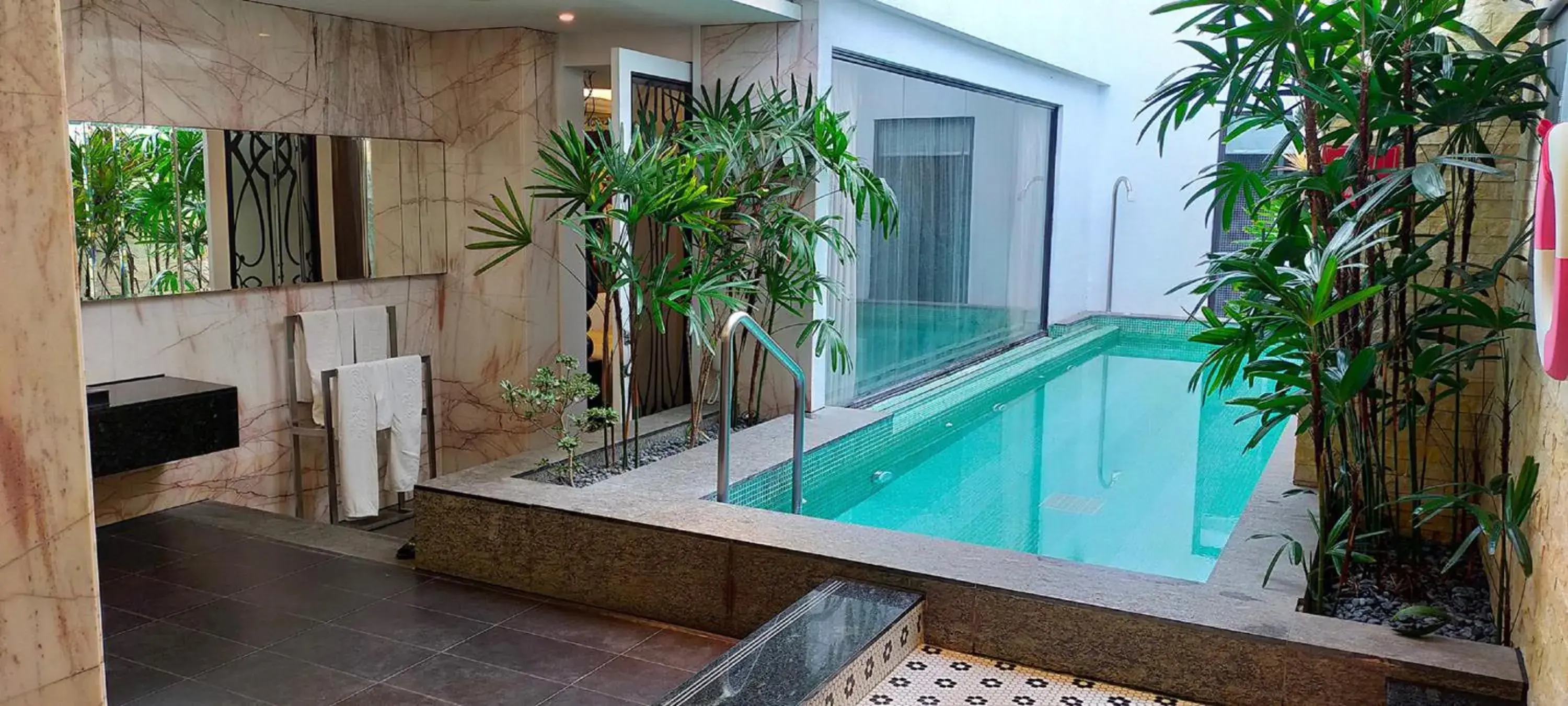 Room E with Private KTV Room, Garage and Private Pool (Check-in after 18:00) in Icloud Luxury Resort & Hotel Room E with Private KTV Room, Garage and Private Pool (Check-in after 18:00) in Icloud Luxury Resort & Hotel