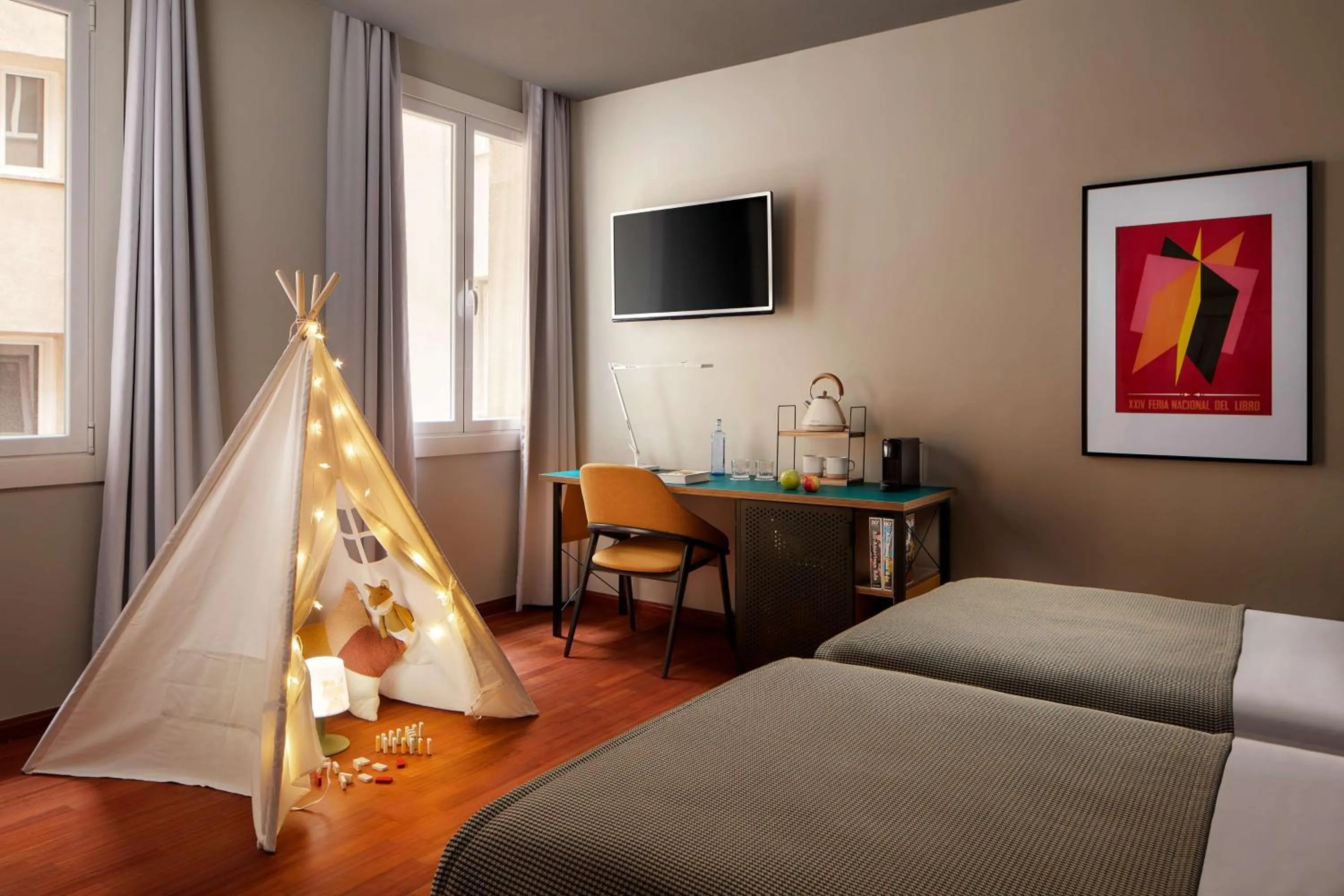 Bedroom, Bed in Avani Alonso Martinez