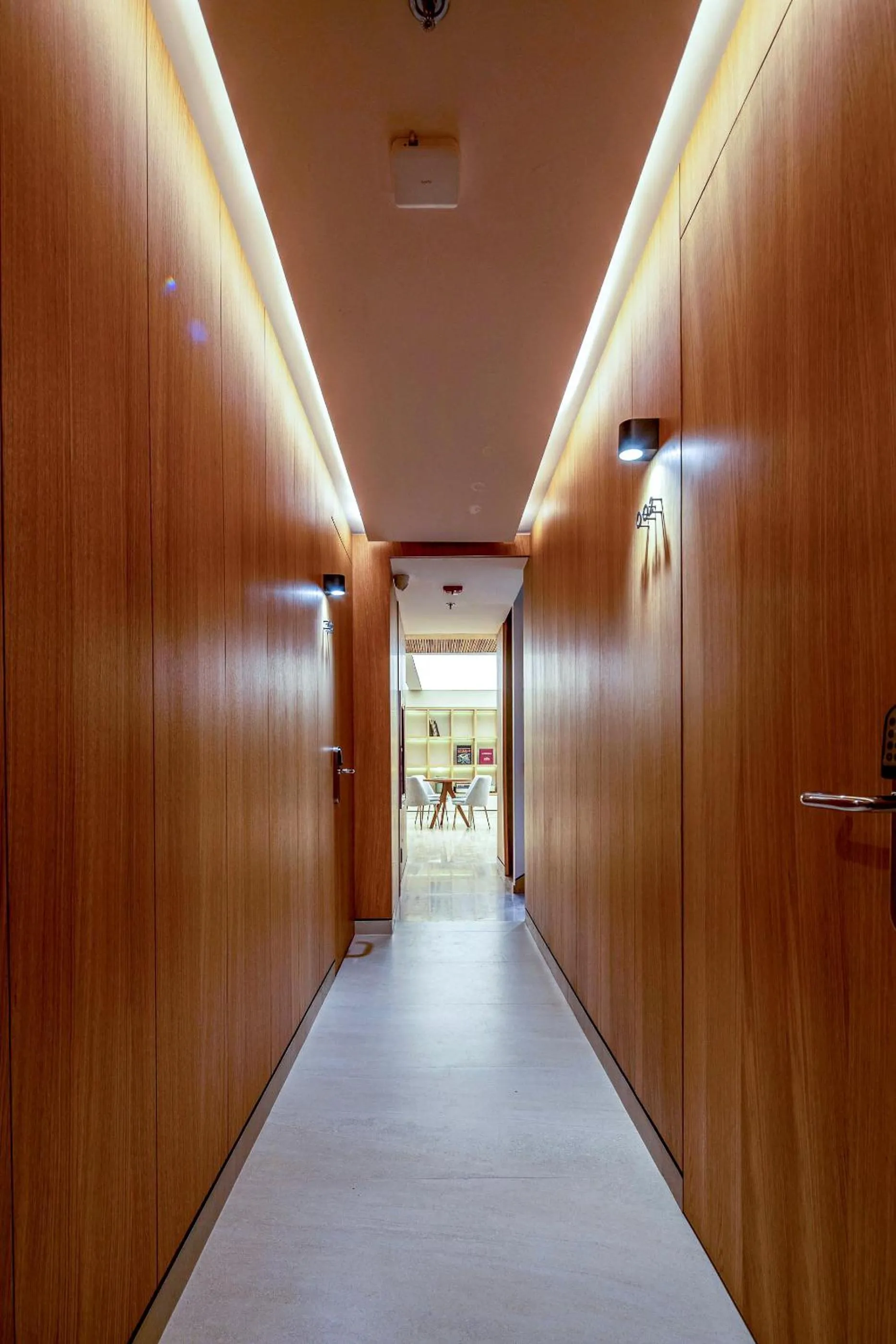 Library in Ana Polanco Apartments