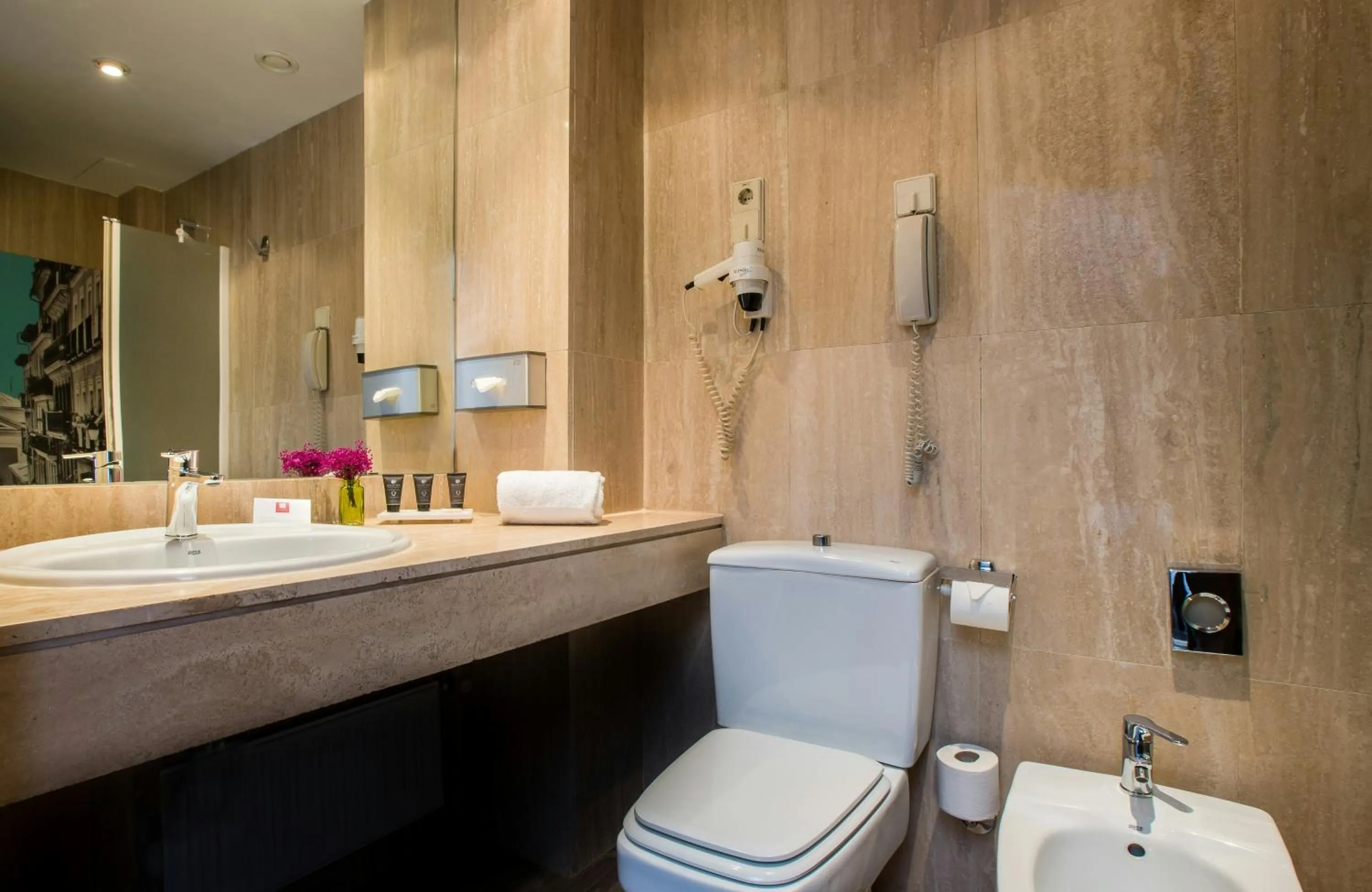 Bathroom in Leonardo Boutique Hotel Madrid