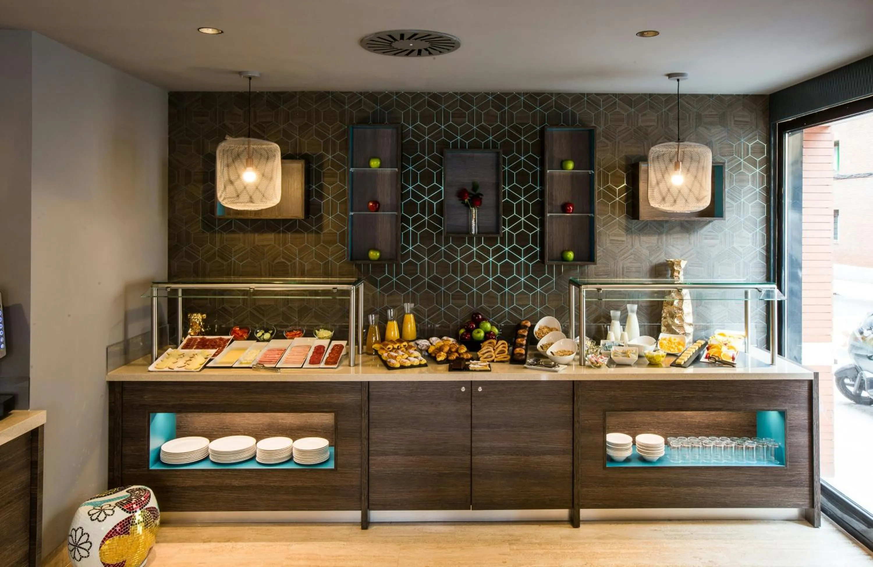 Buffet breakfast in Leonardo Boutique Hotel Madrid