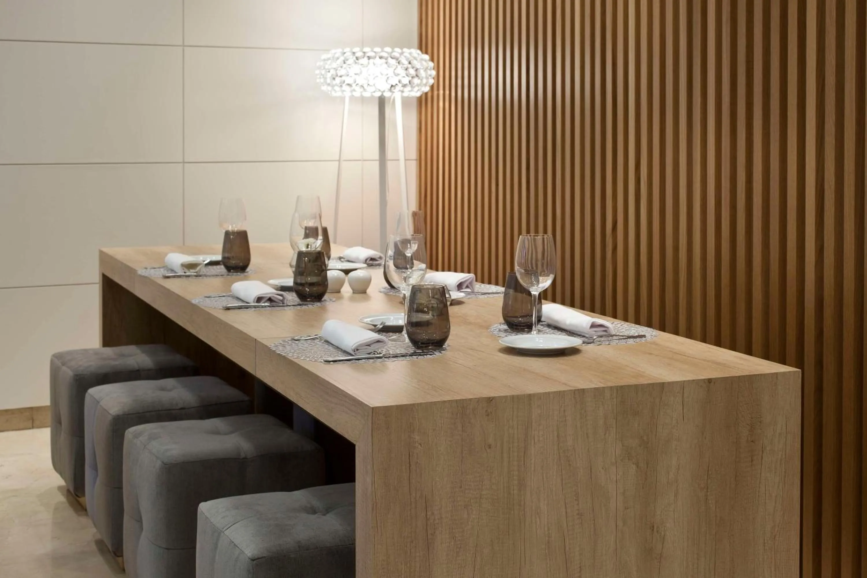 Restaurant/places to eat in NH Canciller Ayala Vitoria