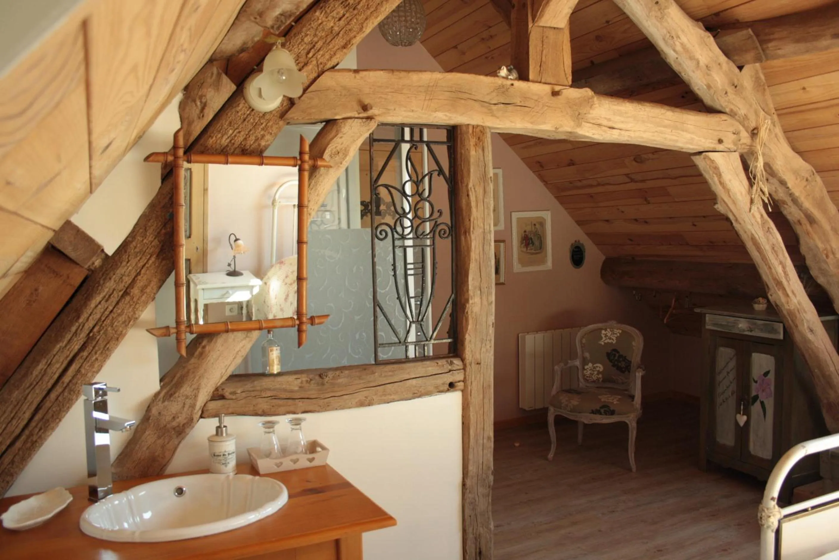 Bedroom in Chambre d'hôtes - Le jardin des Patissons