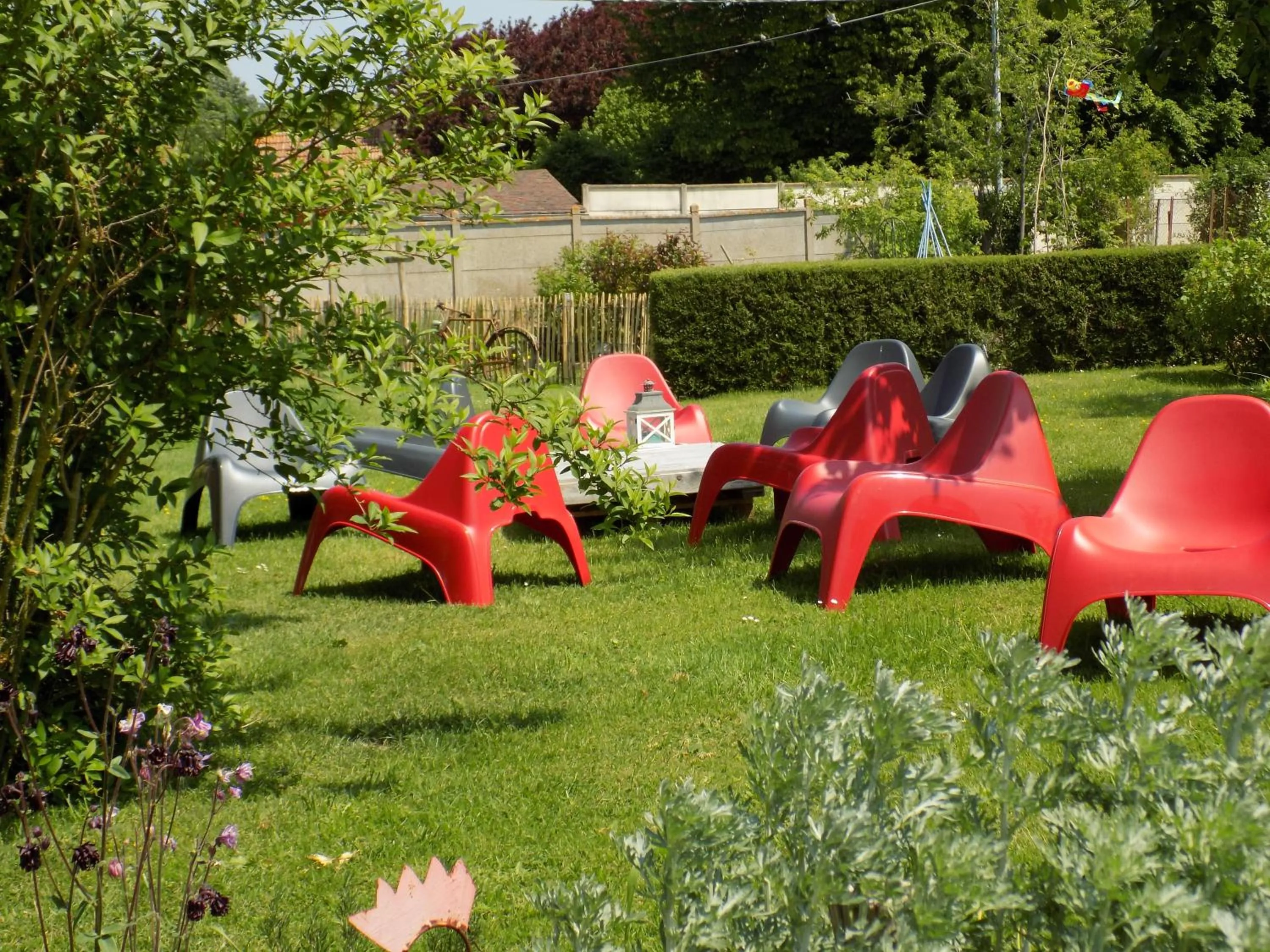 Garden in Chambre d'hôtes - Le jardin des Patissons