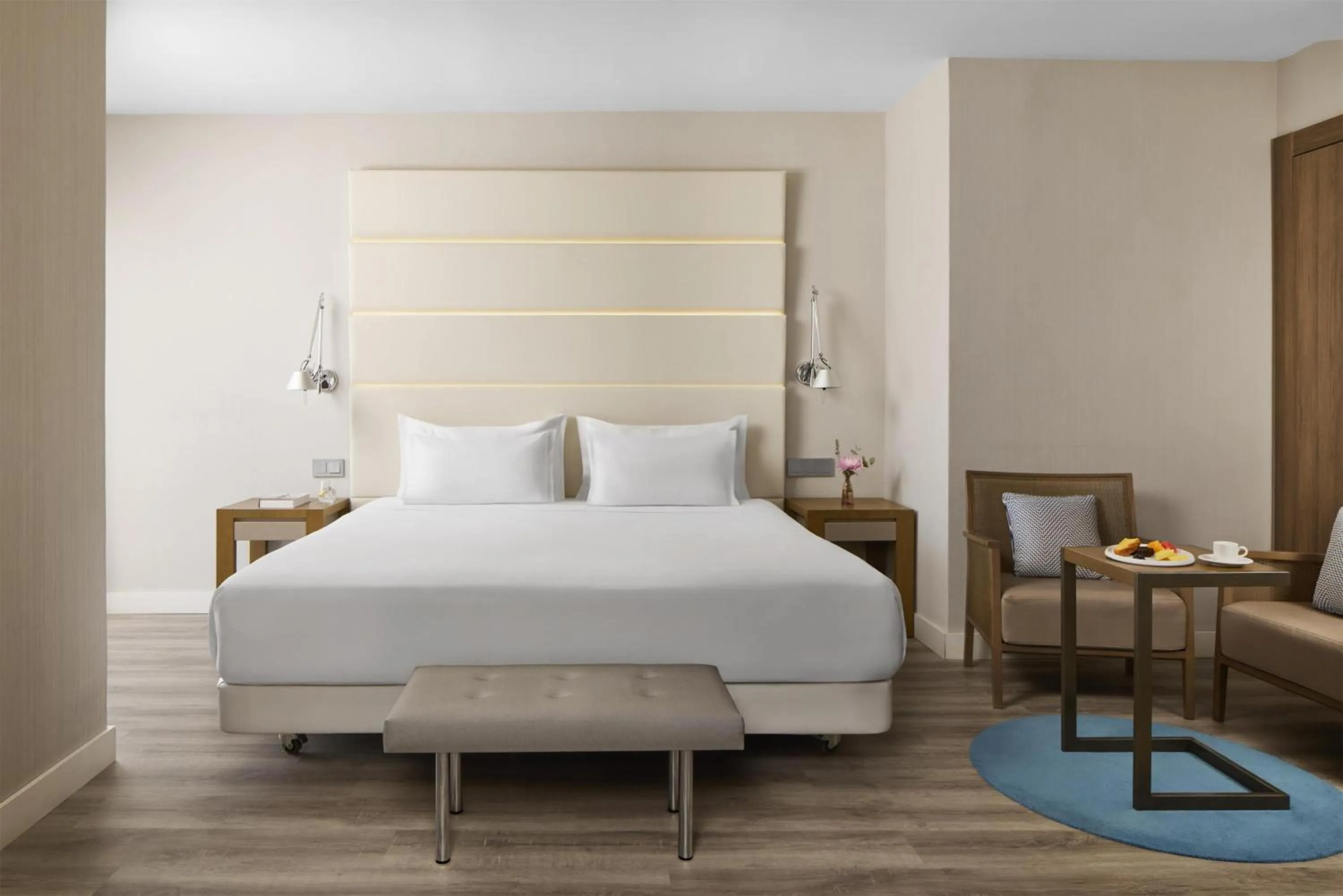 Photo of the whole room, Bed in NH Madrid Balboa