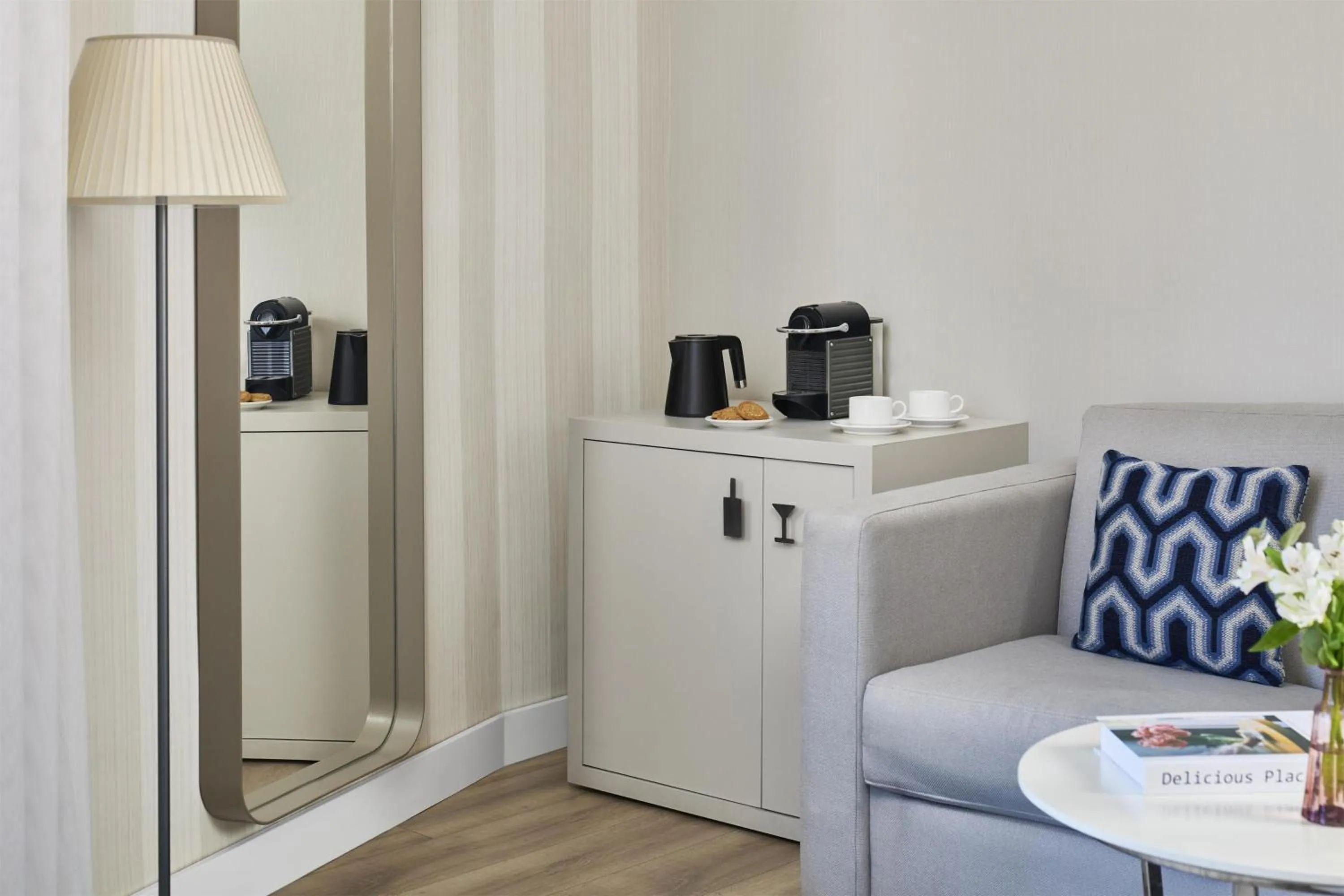 Restaurant/places to eat in NH Madrid Balboa