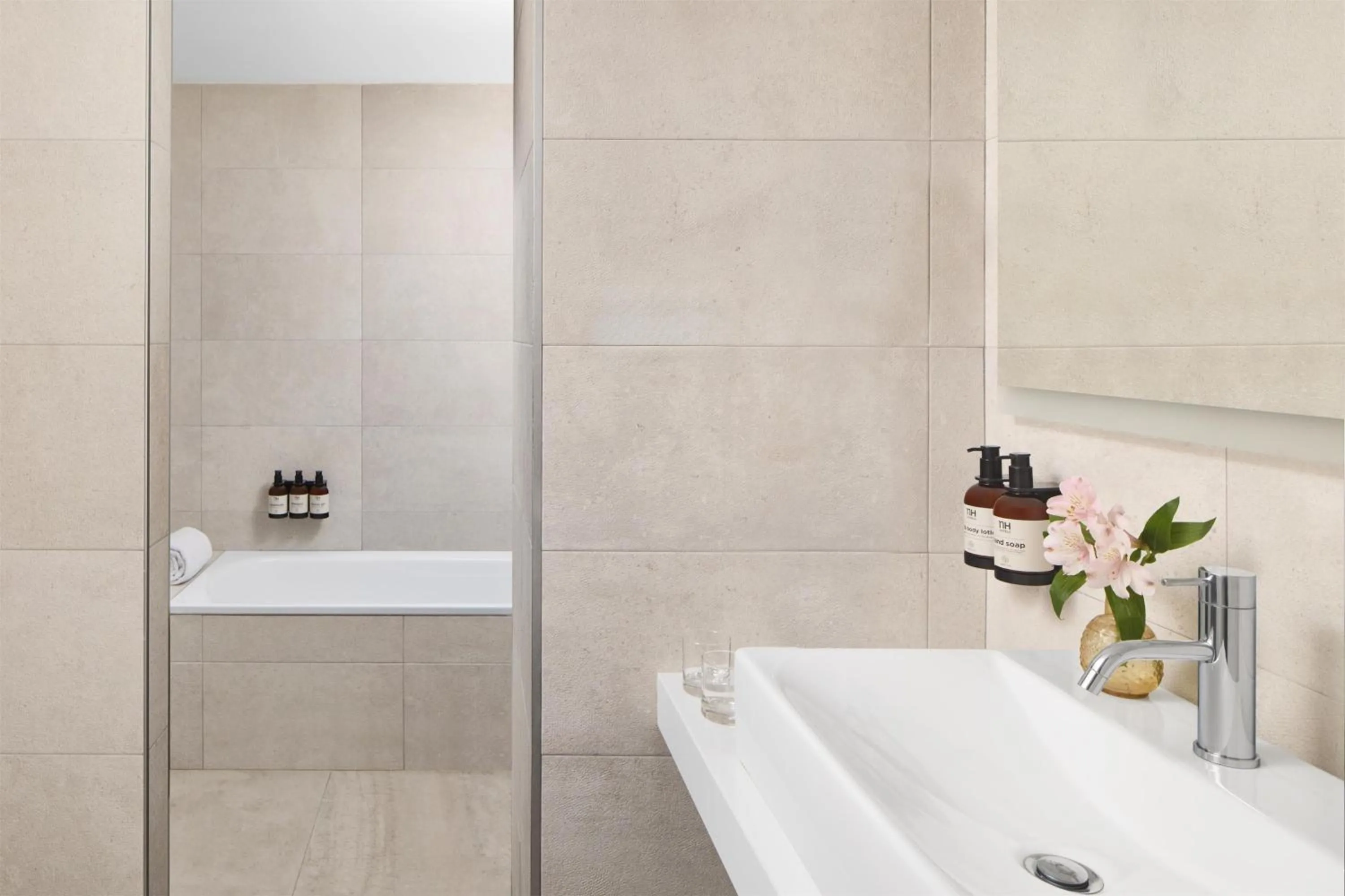 Bedroom in NH Madrid Balboa