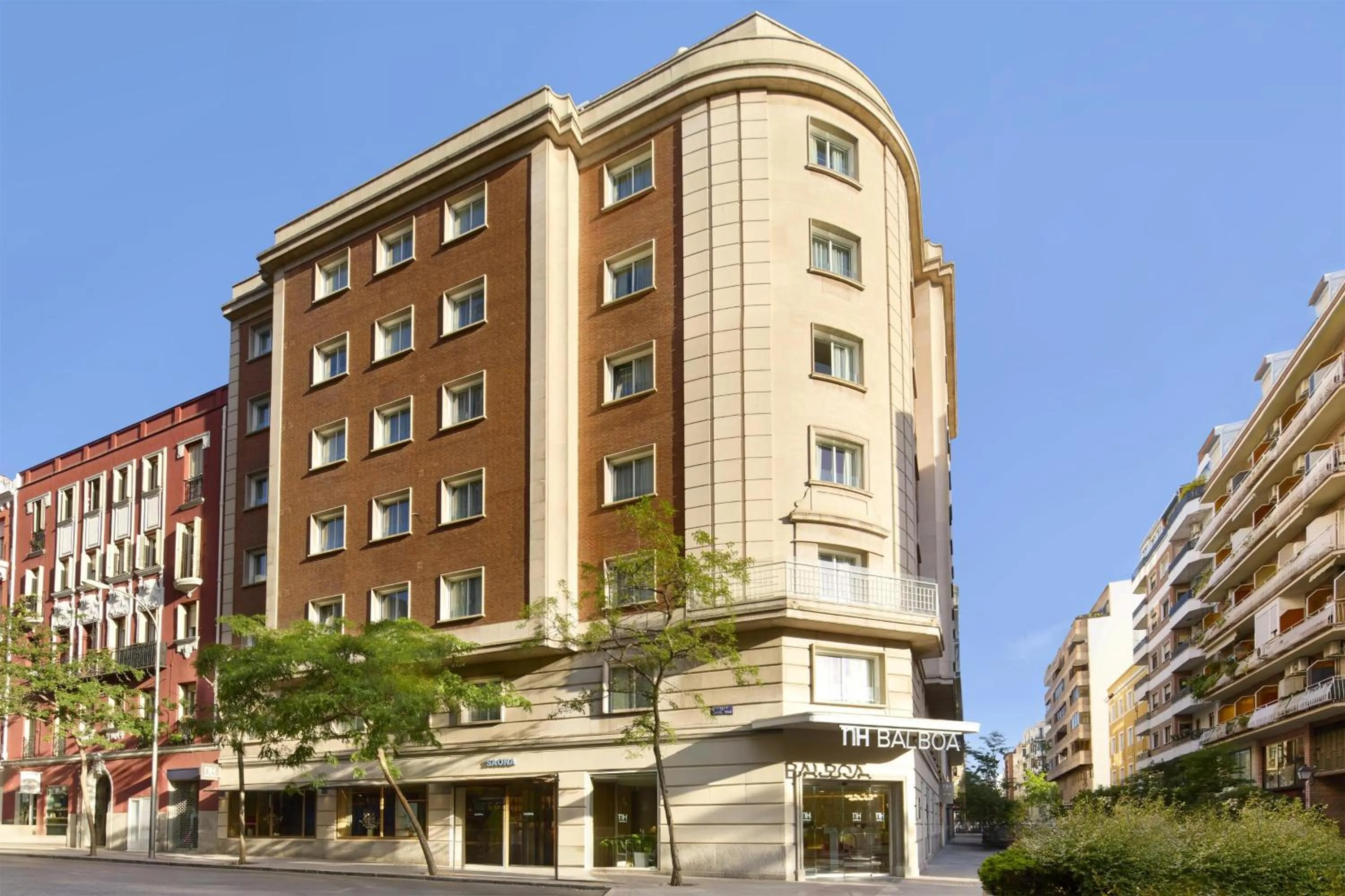 Property building in NH Madrid Balboa