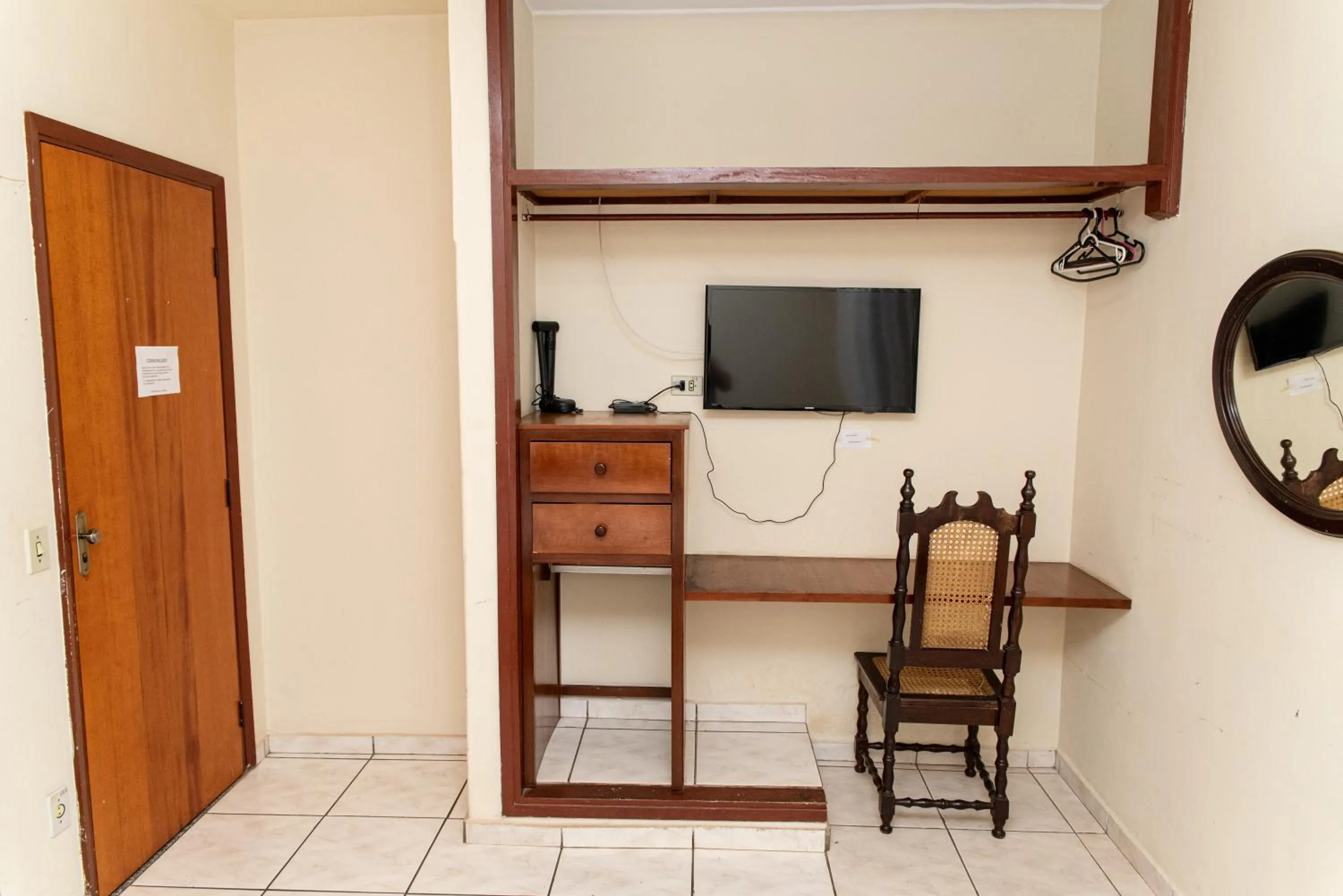 TV and multimedia in Hotel Descalvado