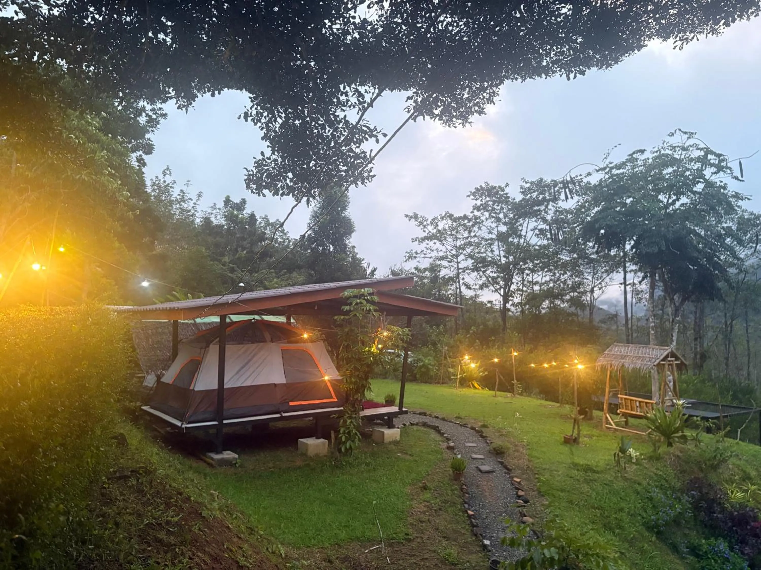 Khao Sok Hill Top Resort