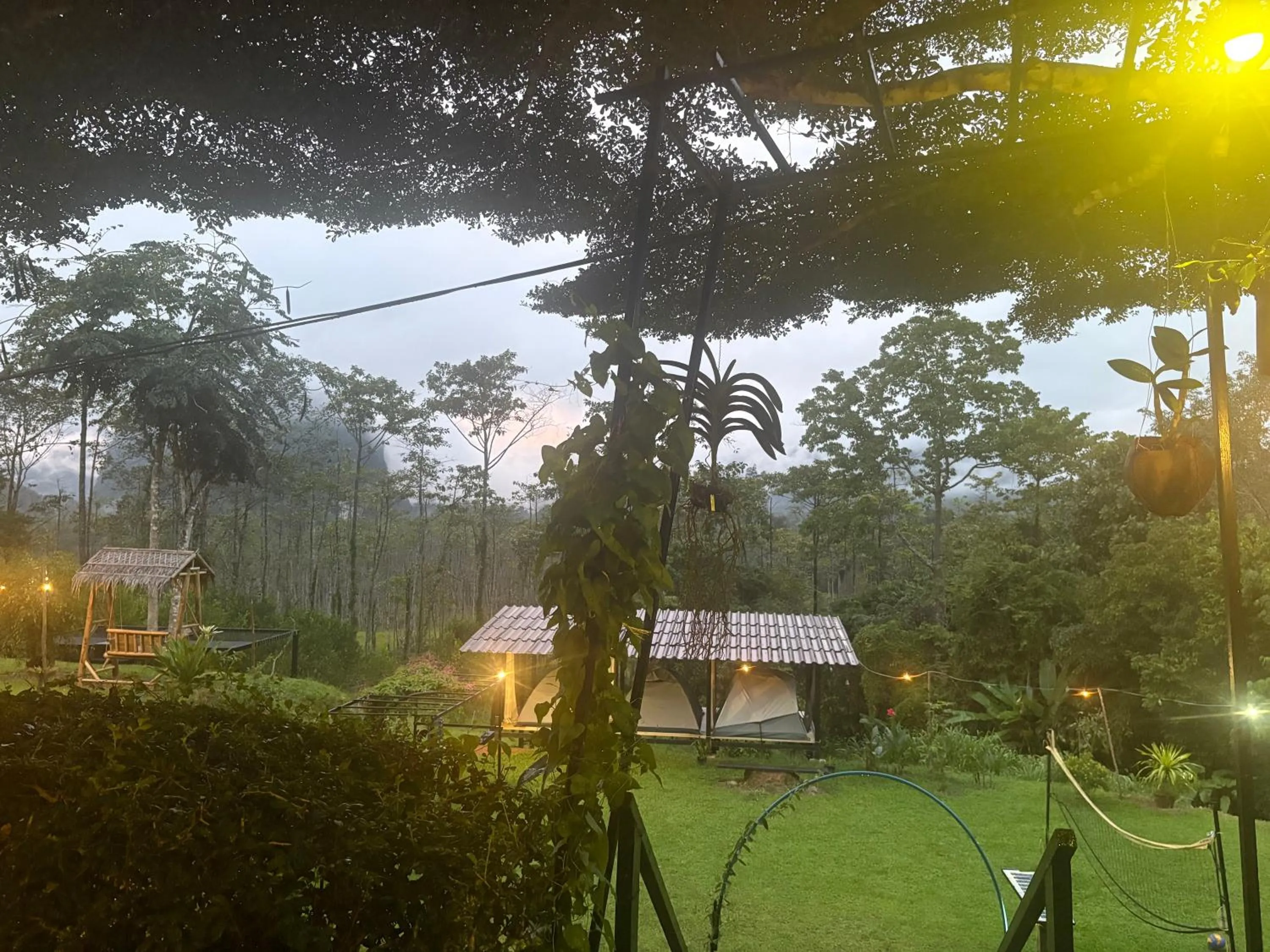 Khao Sok Hill Top Resort