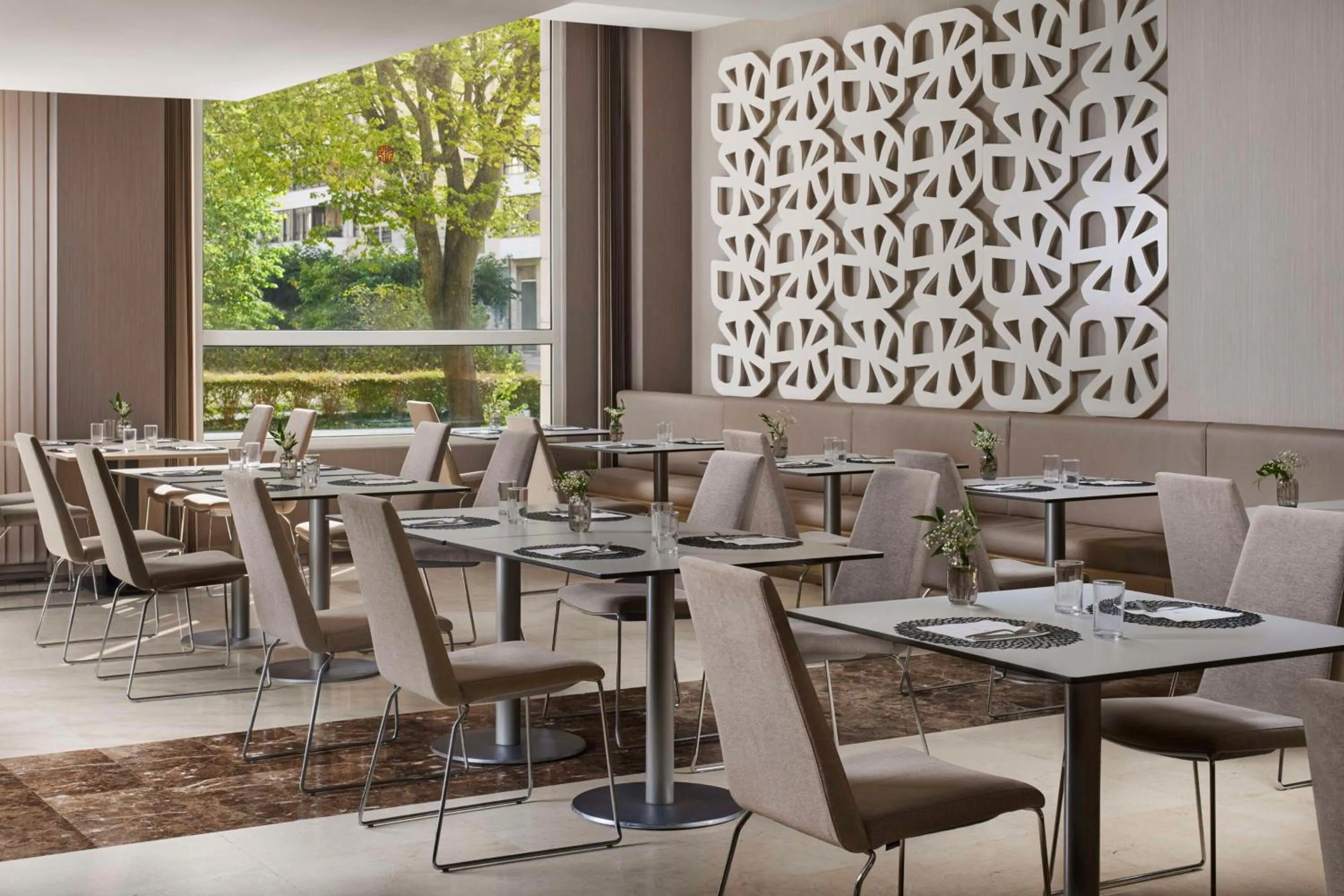 Restaurant/places to eat in NH Collection San Sebastián Aranzazu