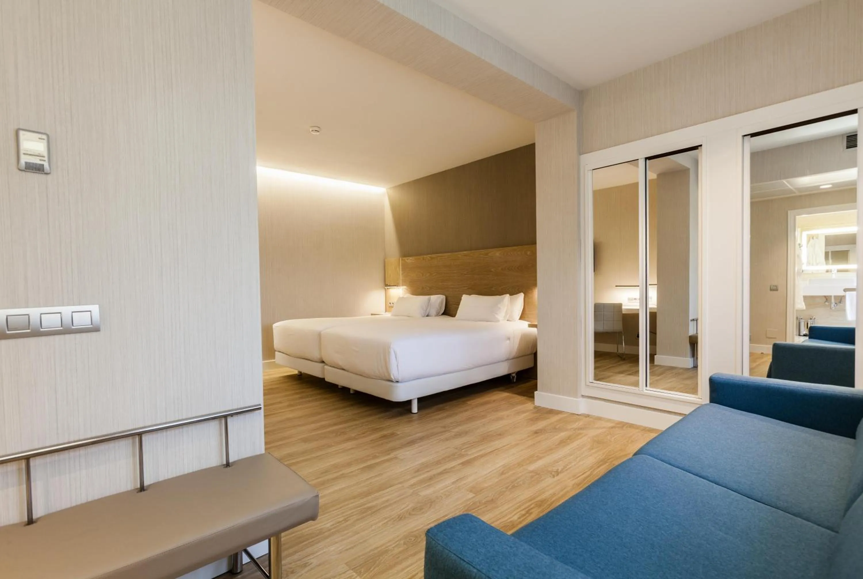 Bedroom, Bed in NH Oviedo Principado