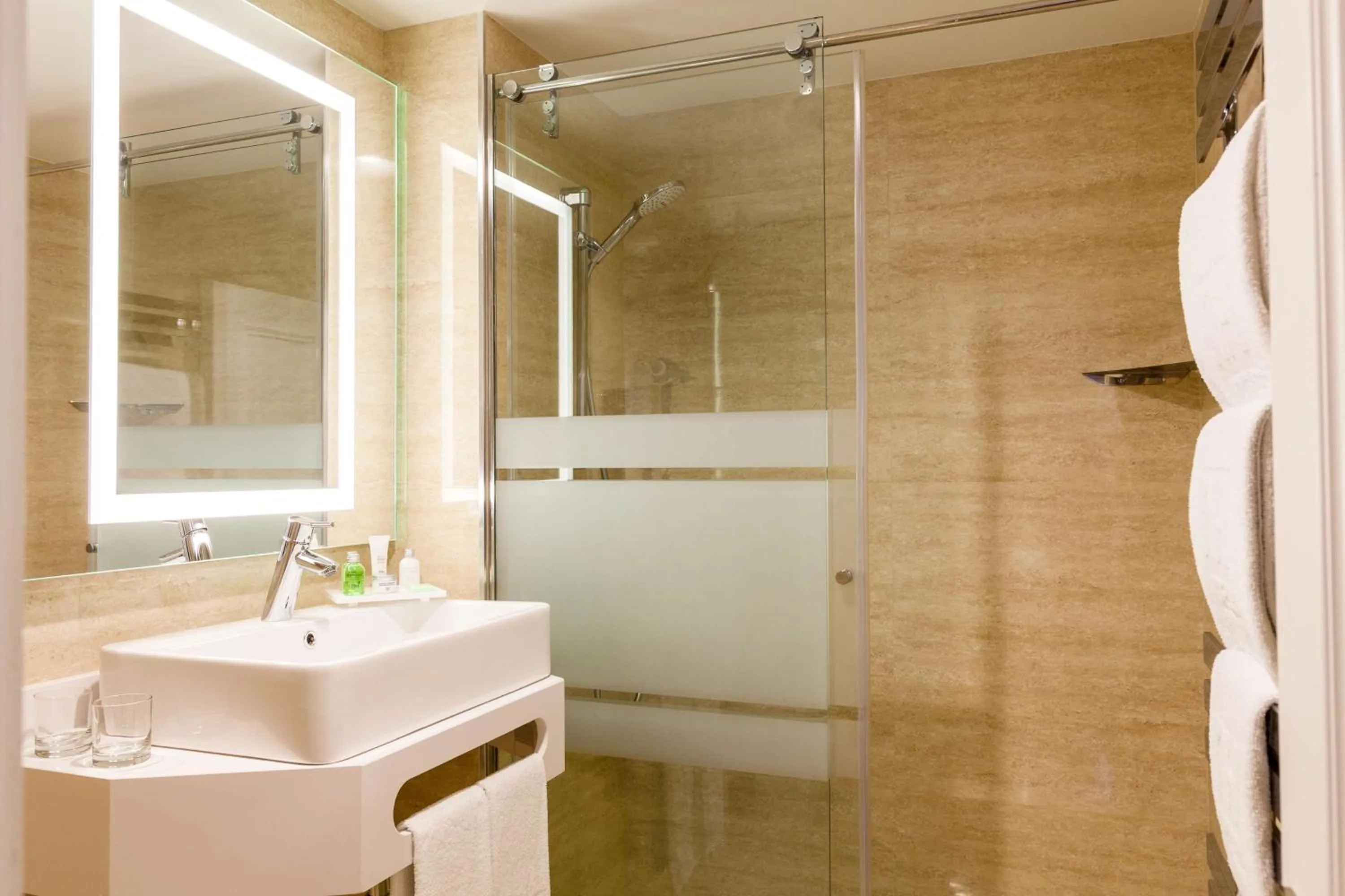 Bathroom in NH Oviedo Principado