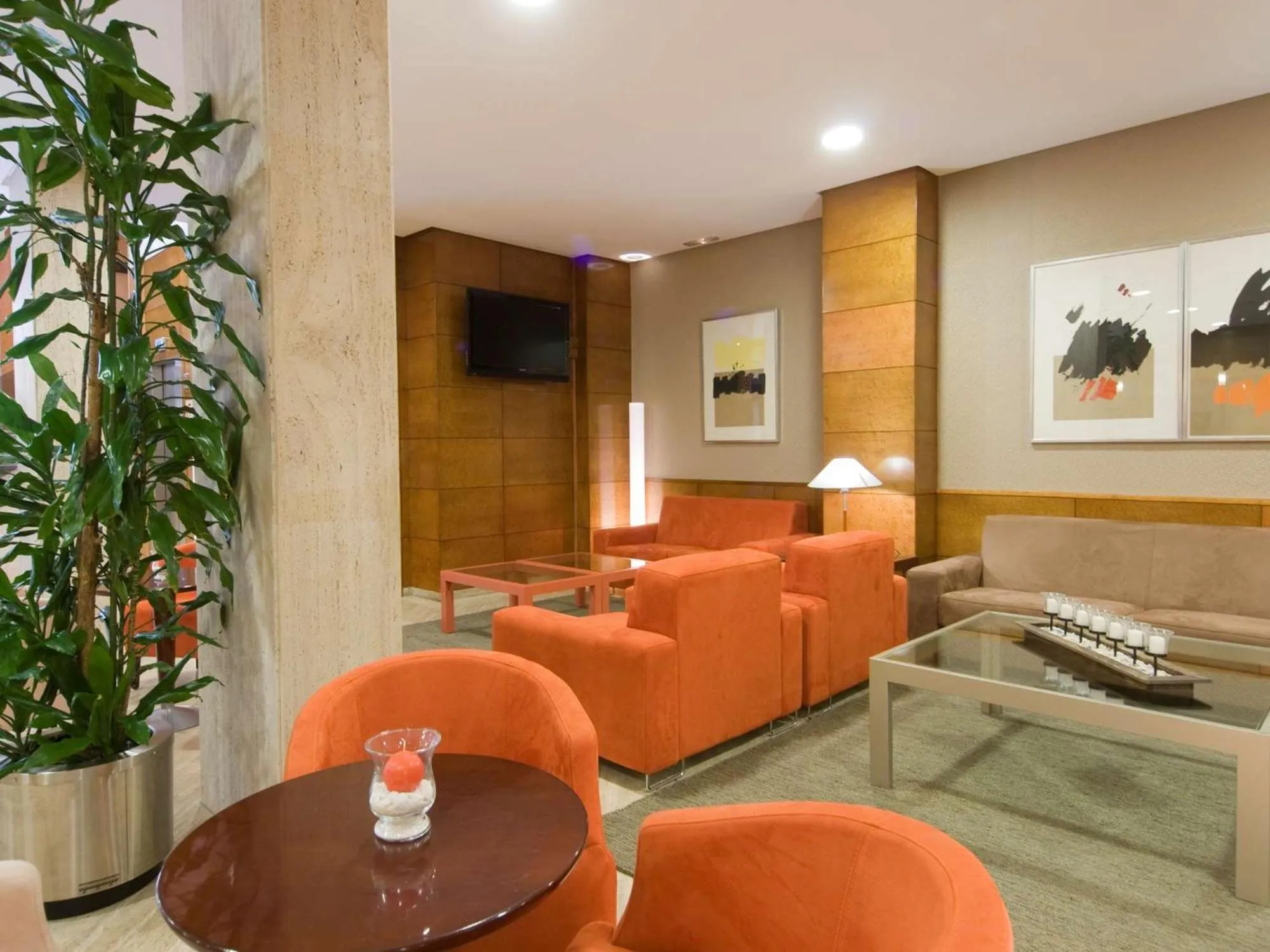 Lobby or reception in NH Oviedo Principado