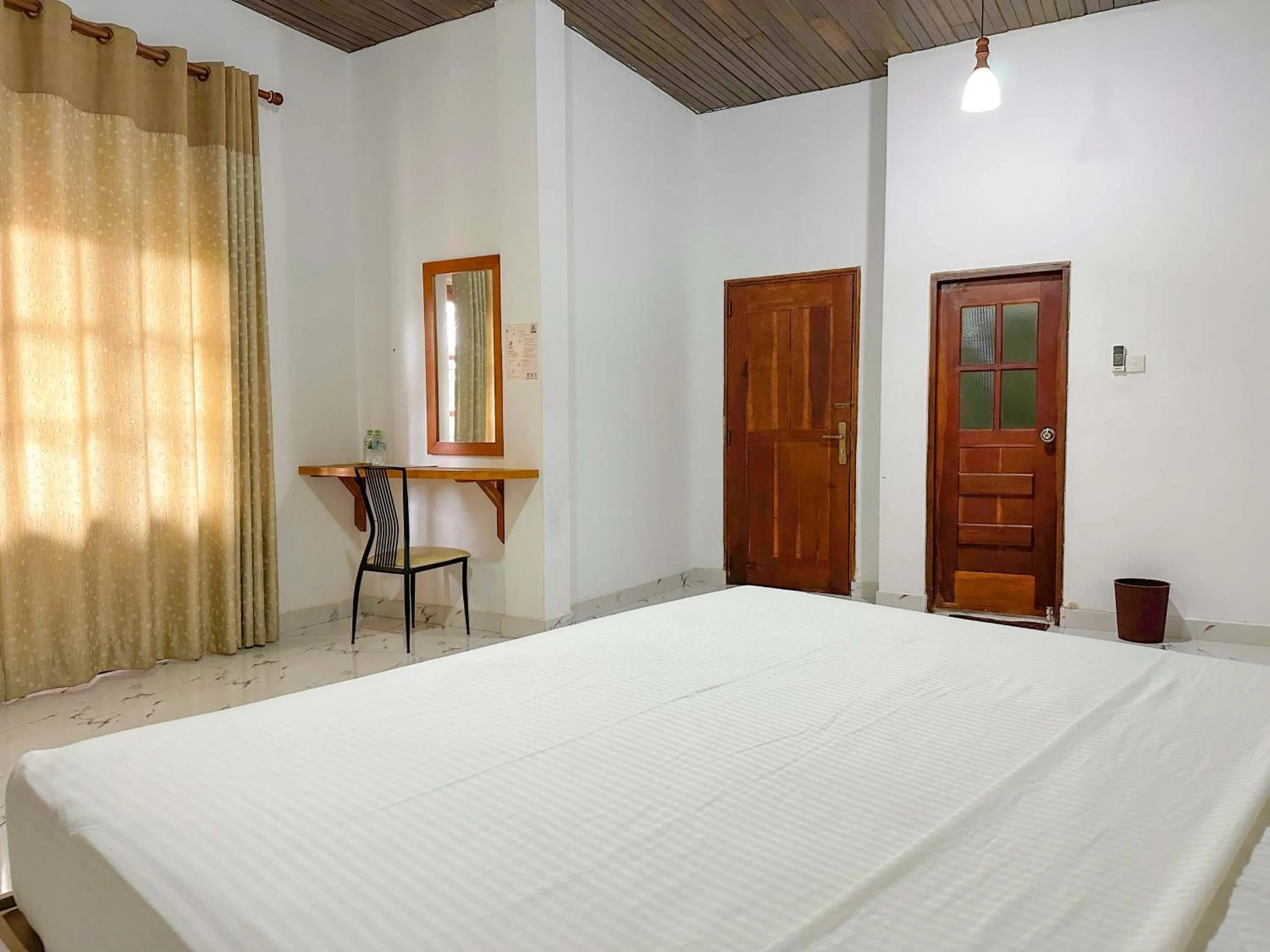 Deluxe Double Room - single occupancy in Elepath Lodge Pinnawala
