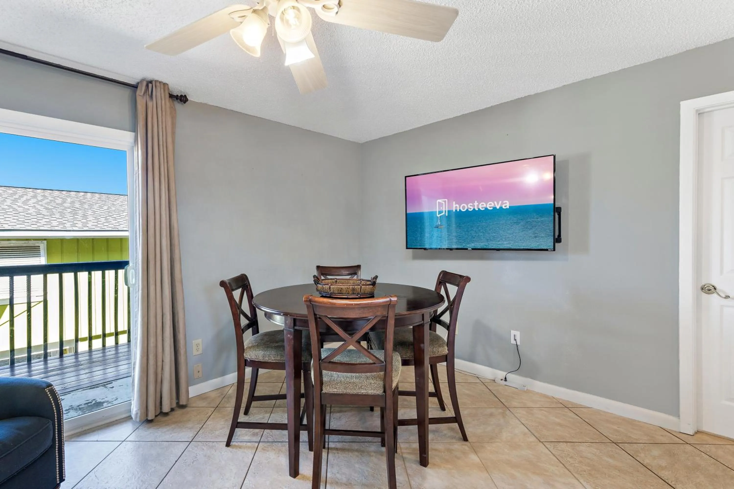 Dining area in Lagoon Sun 3
