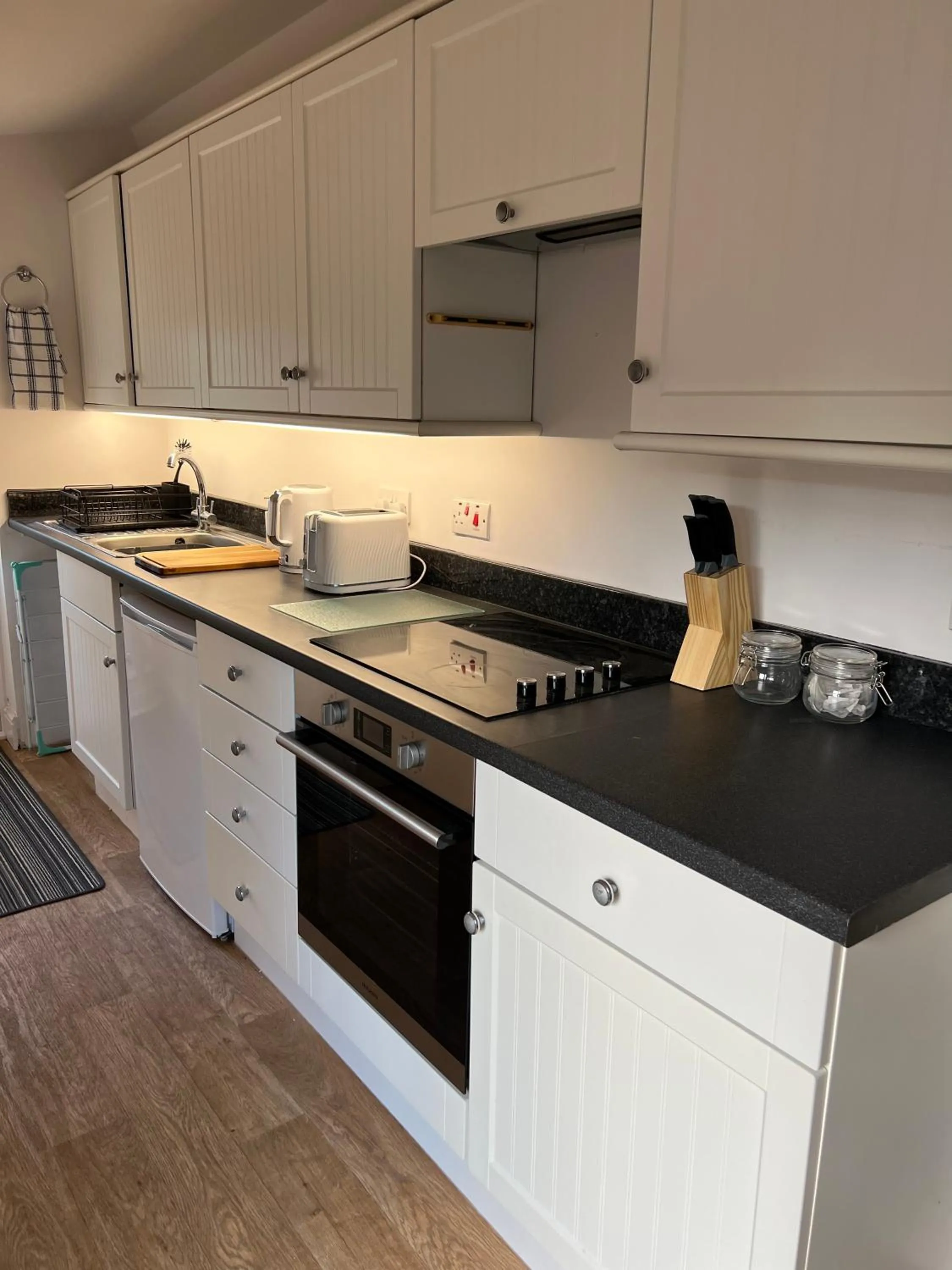 Kitchen or kitchenette in The Old Dairy Steep,Petersfield in Collyers Estate in the South Downs National park
