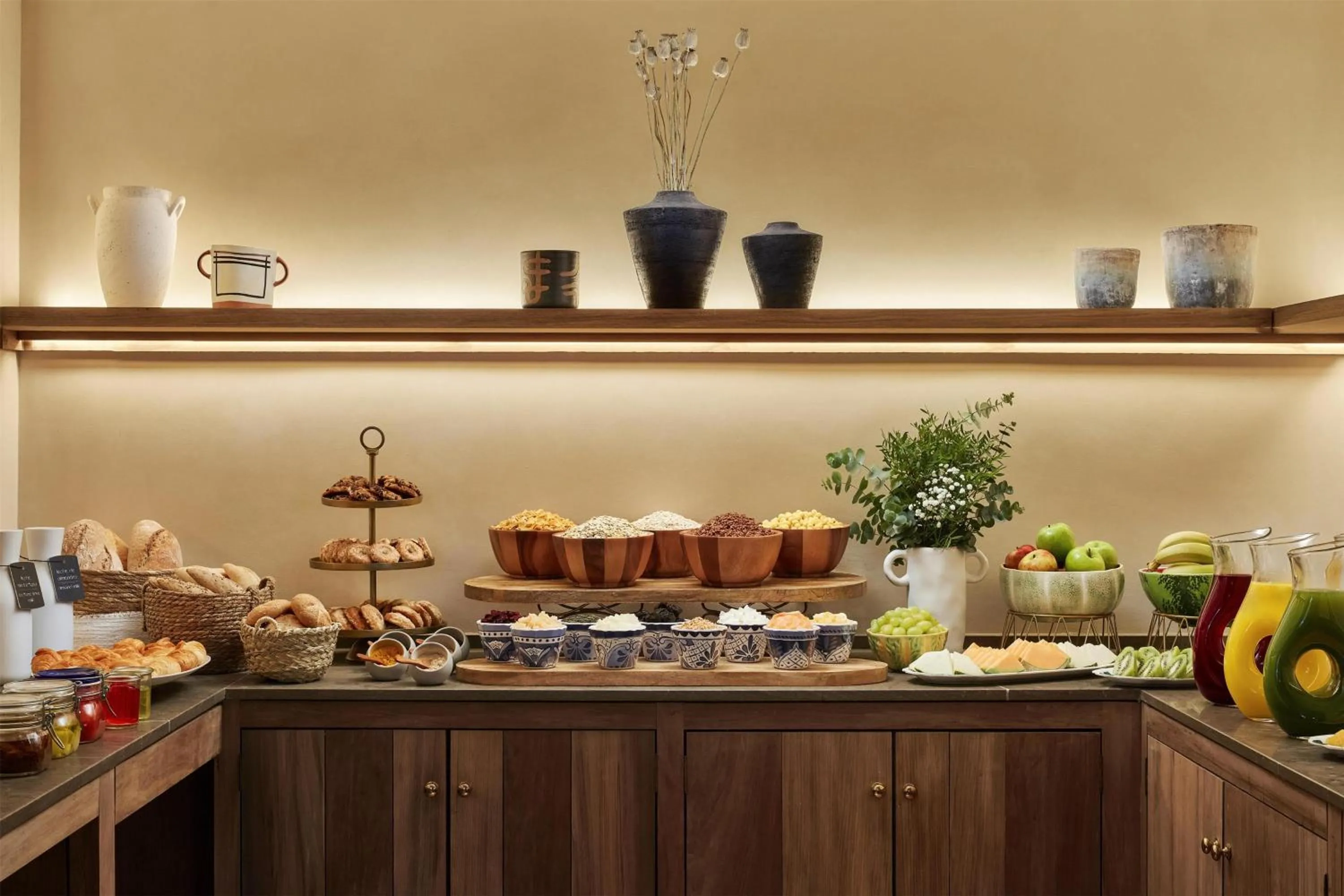 Restaurant/places to eat in NH Madrid Zurbano