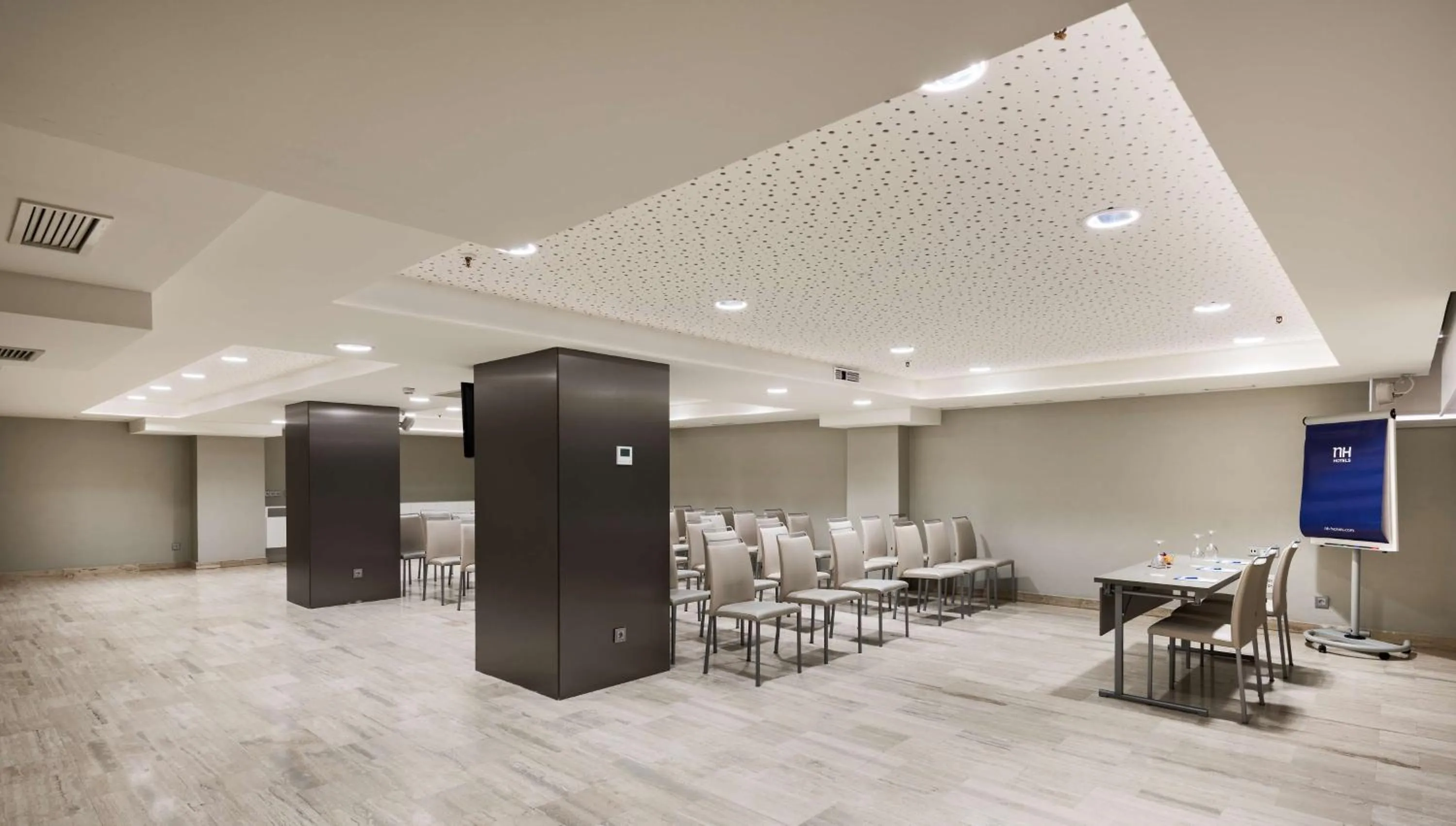 Meeting/conference room in NH Madrid Zurbano