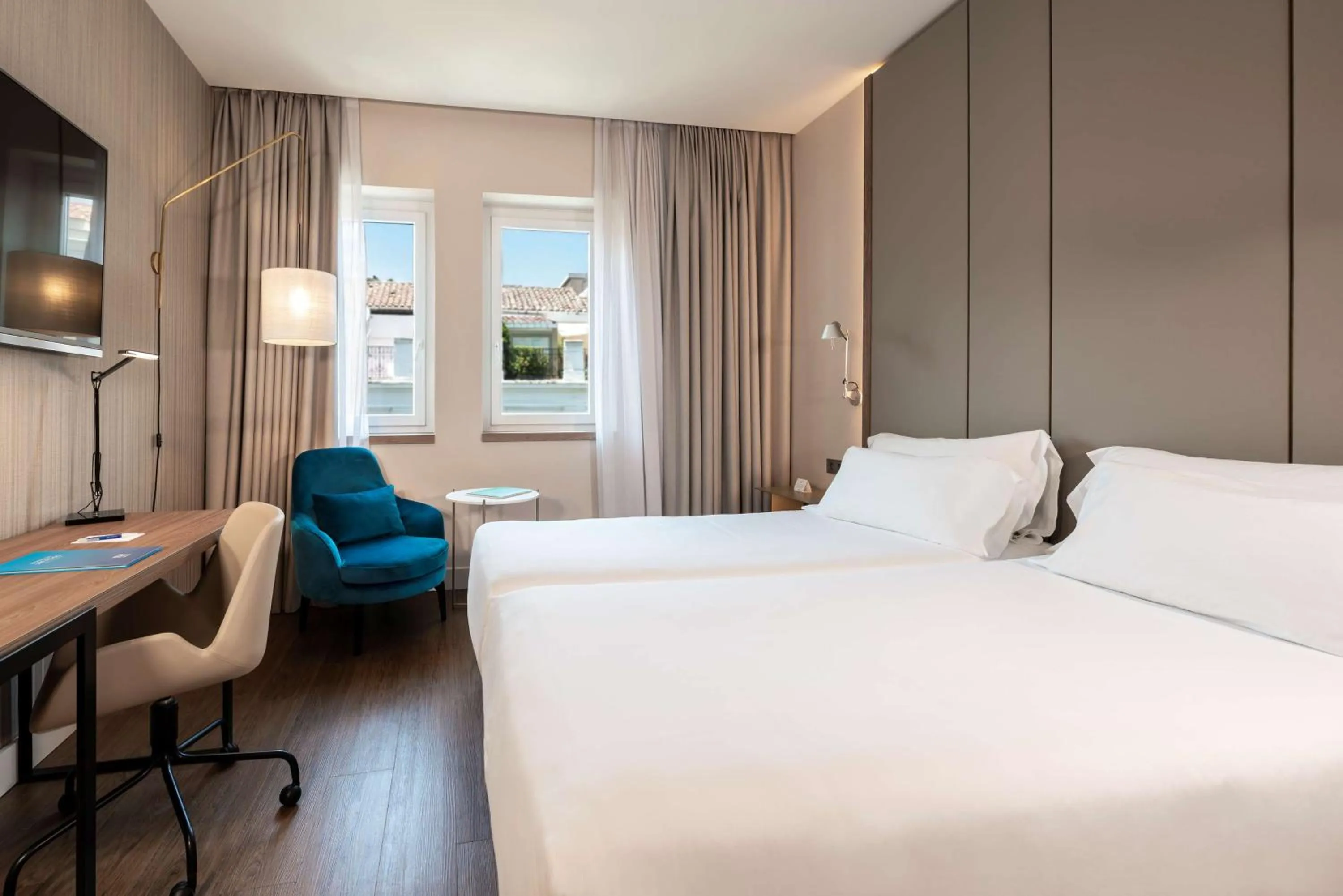 Bedroom, Bed in NH Madrid Lagasca