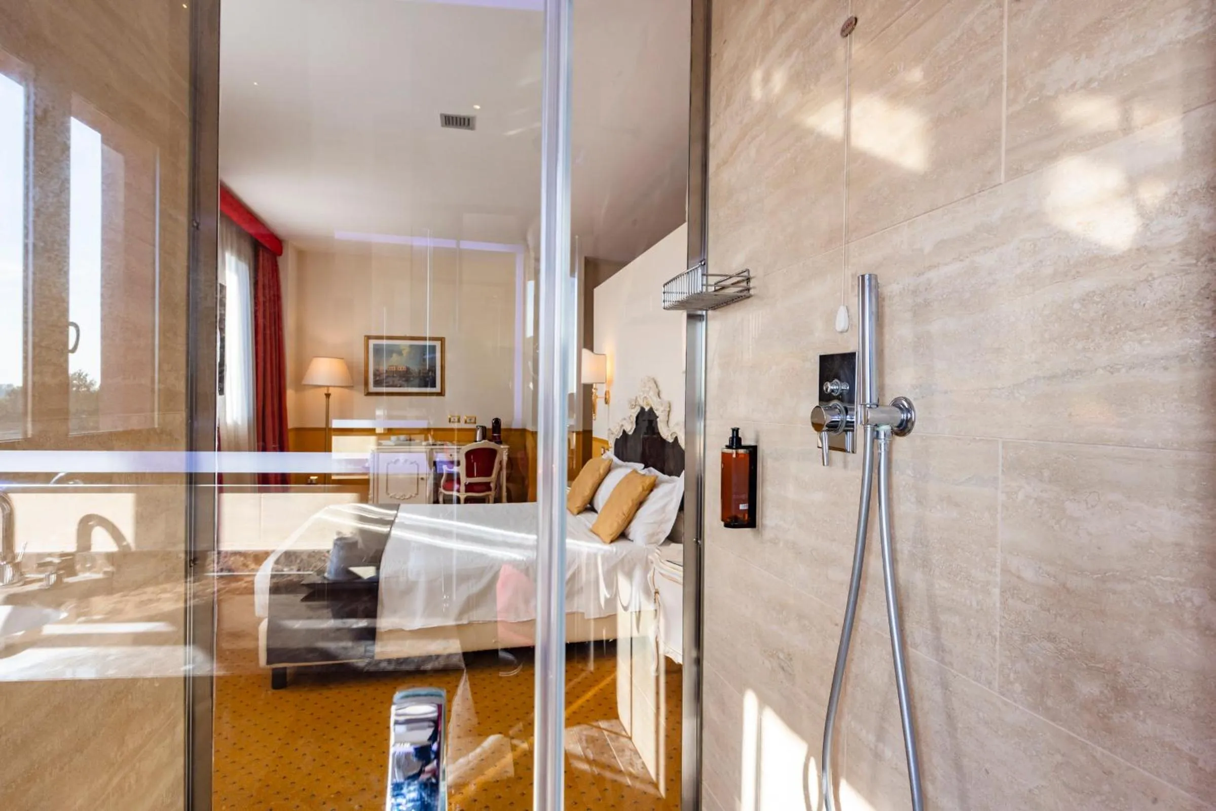 Shower in Il Gentiluomo Hotel & SPA