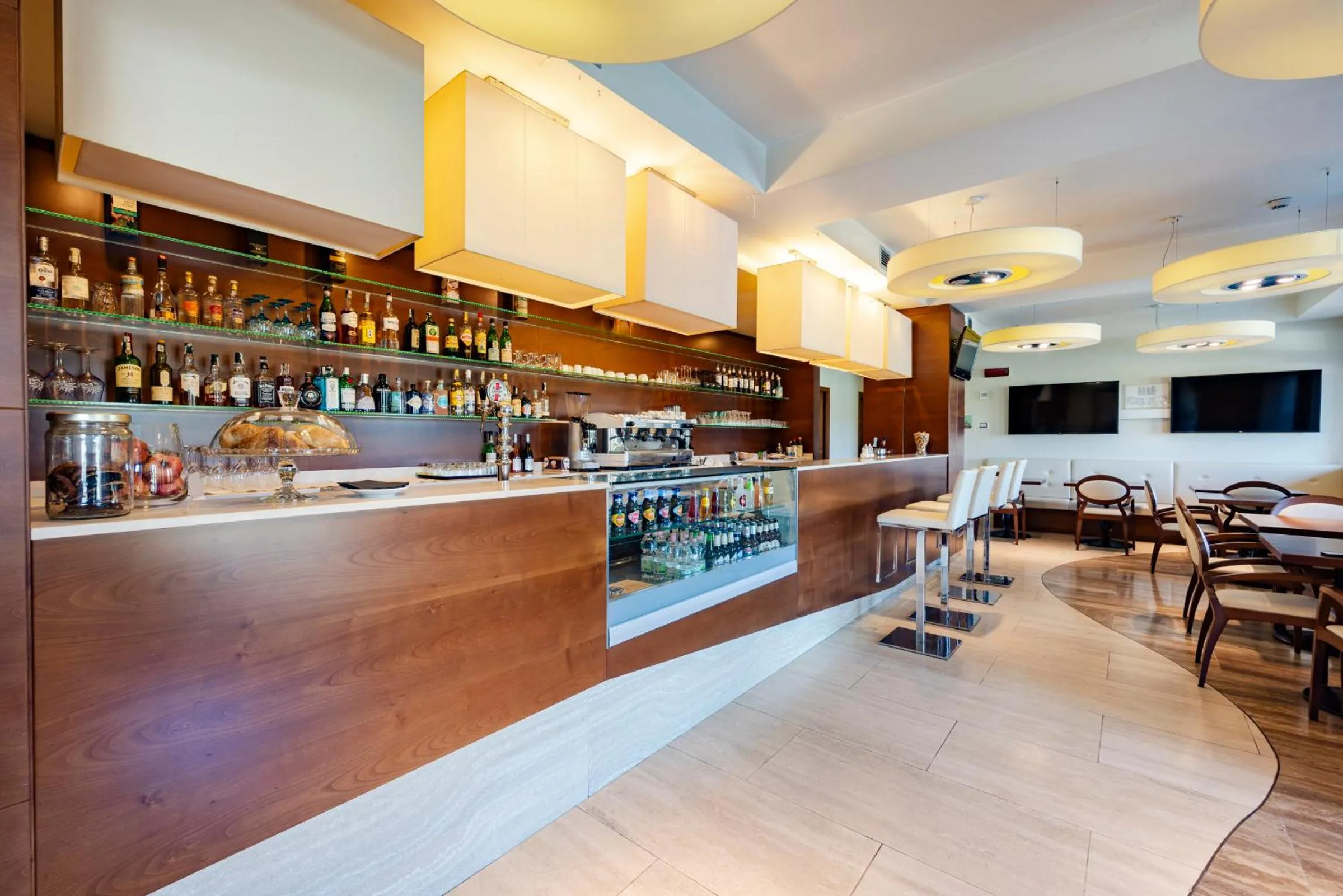 Lounge or bar in Il Gentiluomo Hotel & SPA