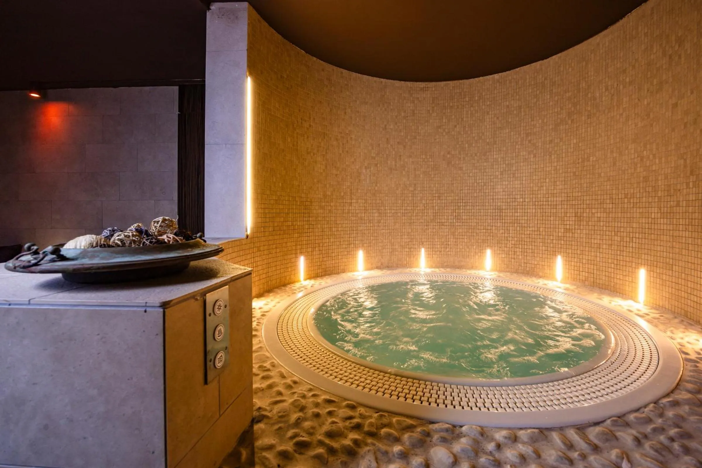 Hot Tub in Il Gentiluomo Hotel & SPA