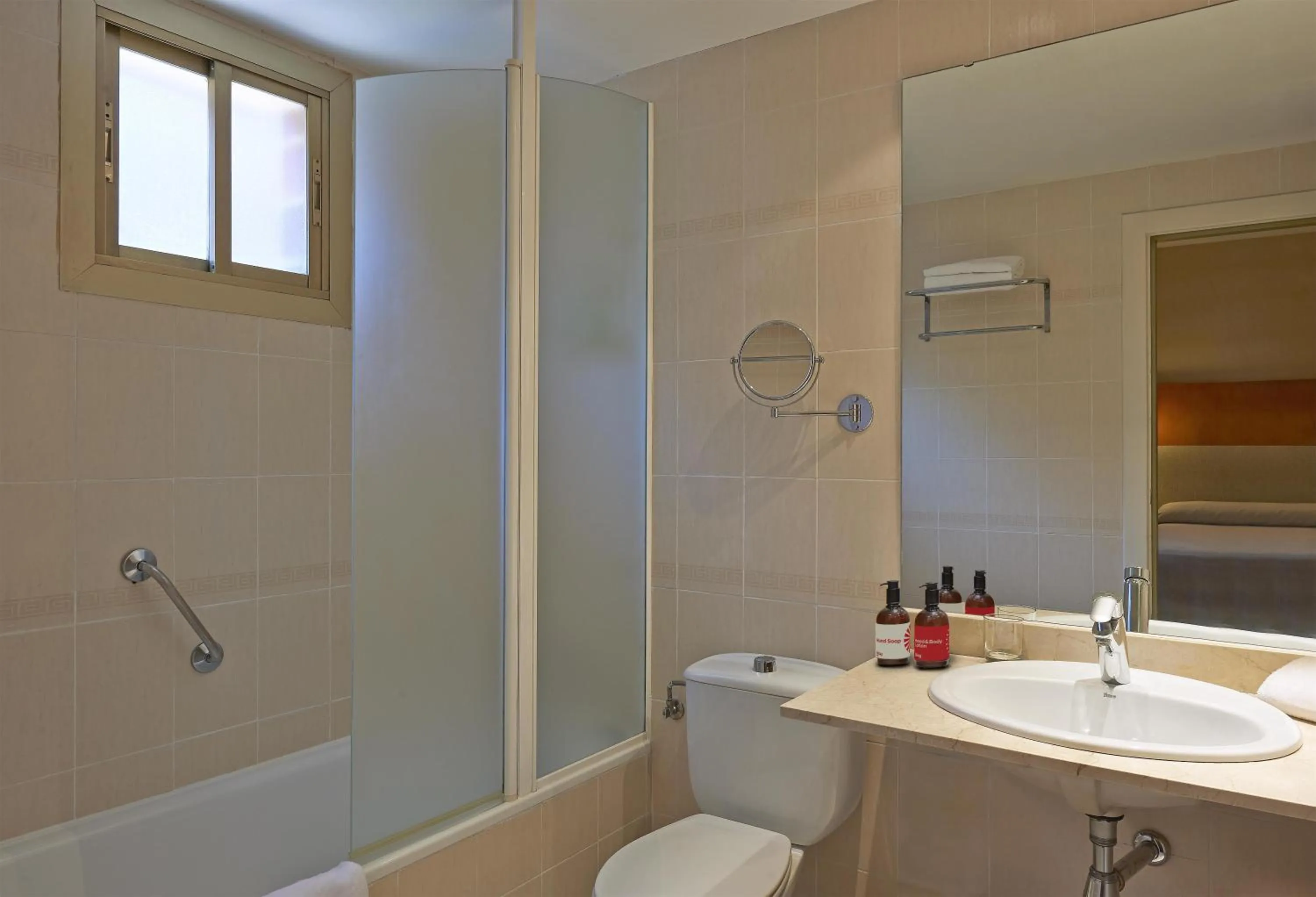 Bathroom in iStay by NH Zaragoza Sport Hotel