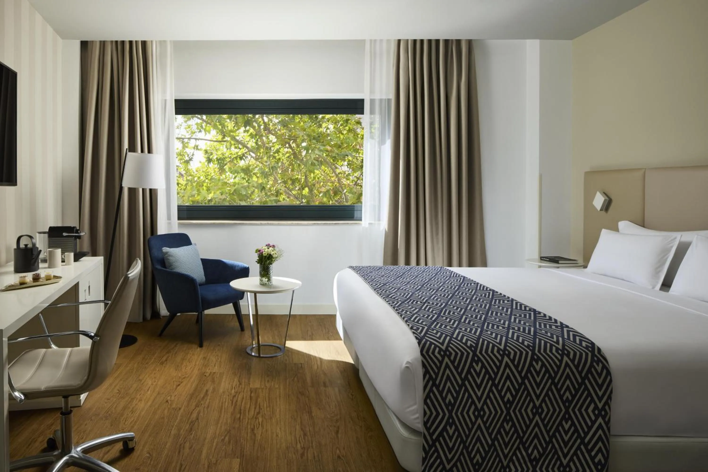 Bedroom, Bed in NH Madrid Ventas