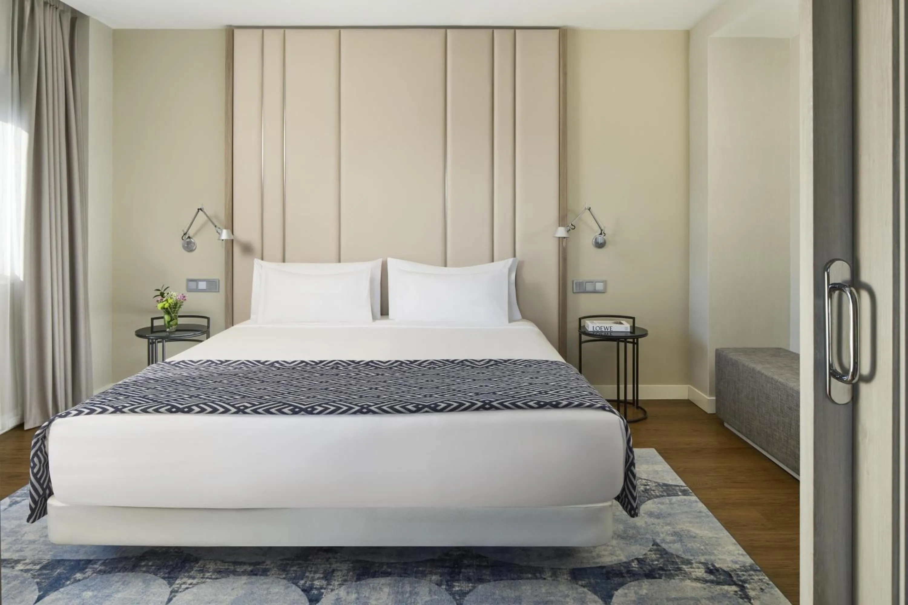 Bedroom, Bed in NH Madrid Ventas