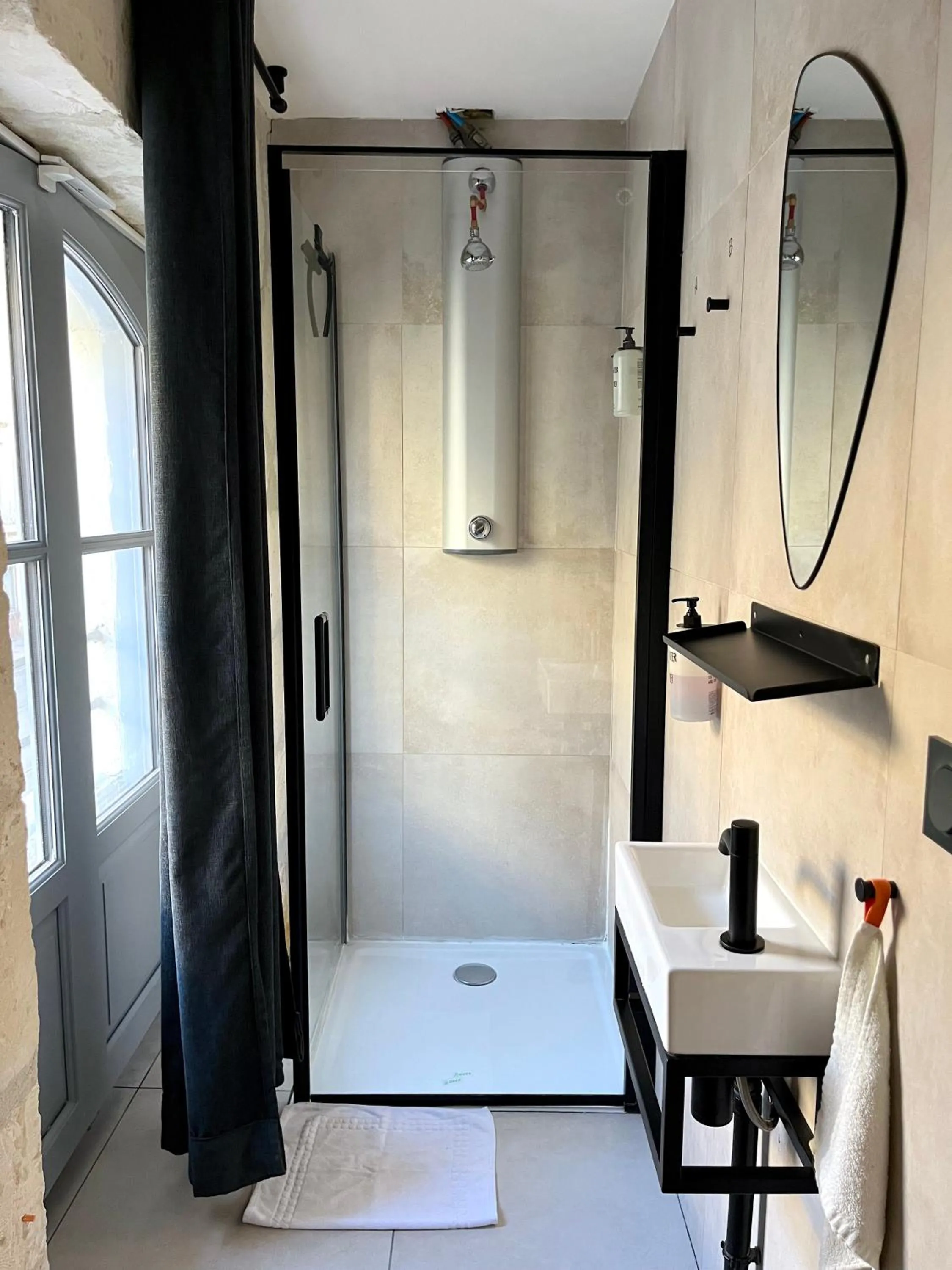 Shower in Le Maje Hostel