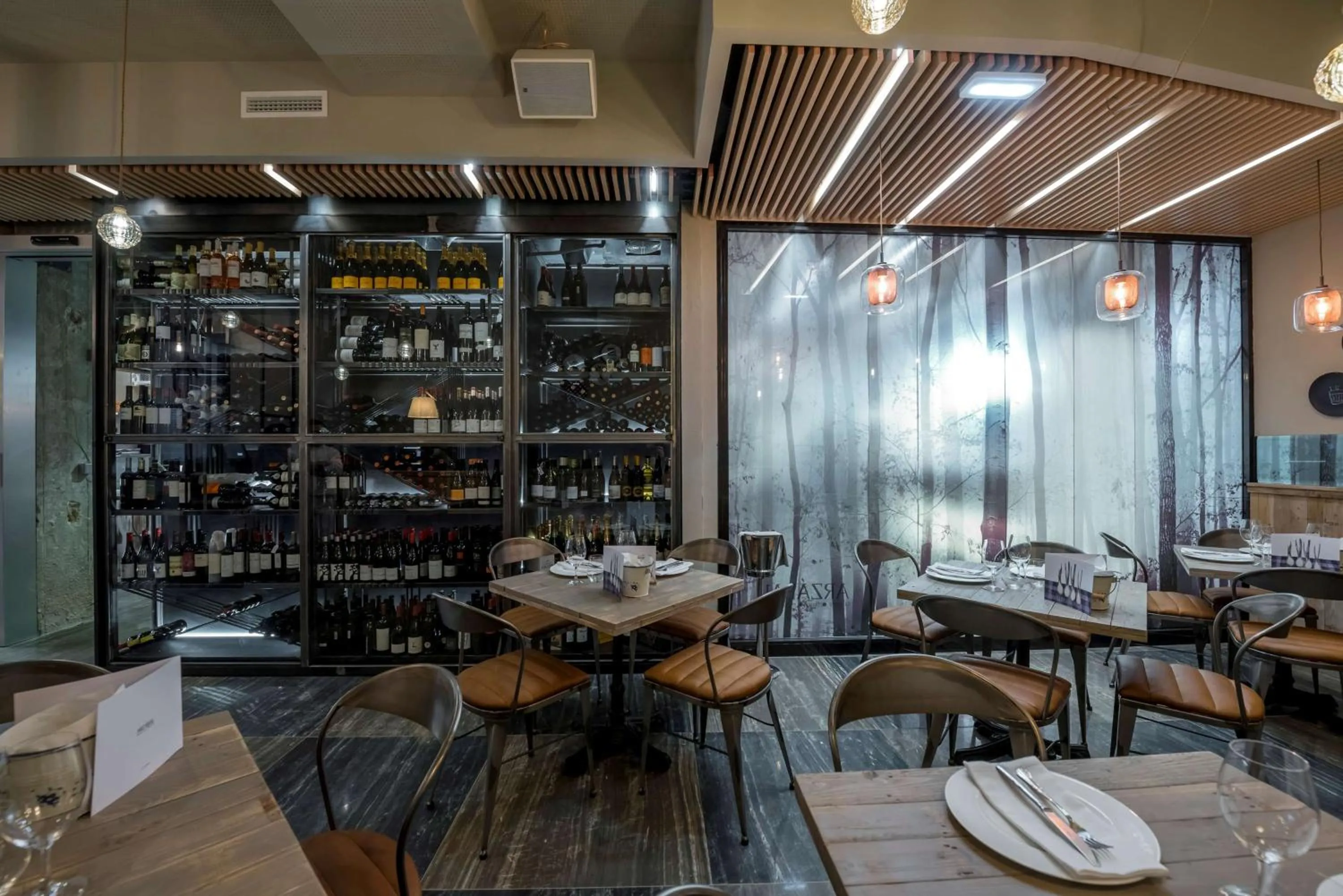 Restaurant/places to eat in NH Madrid Chamberí