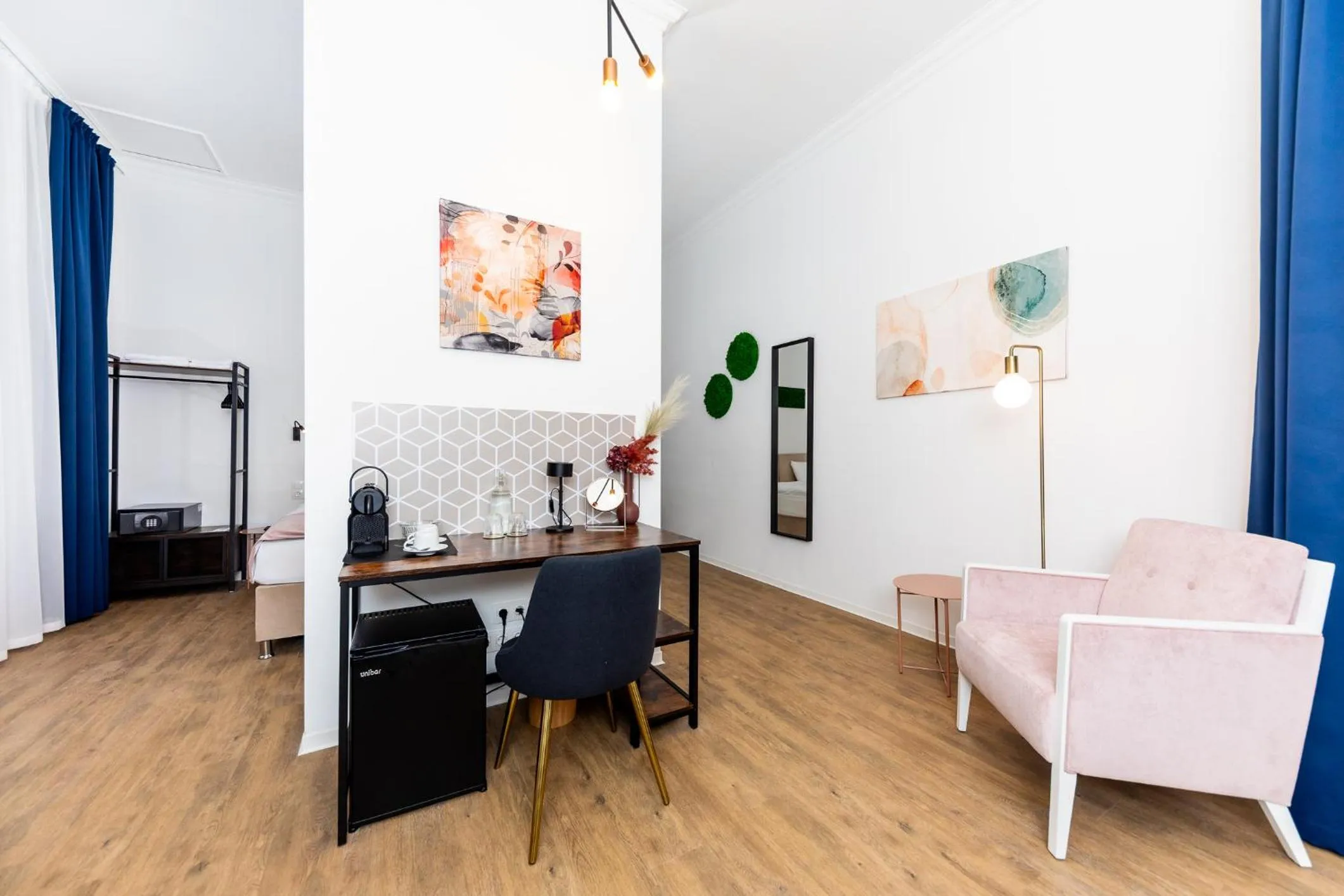 Living room in Adagio Downtown Rooms