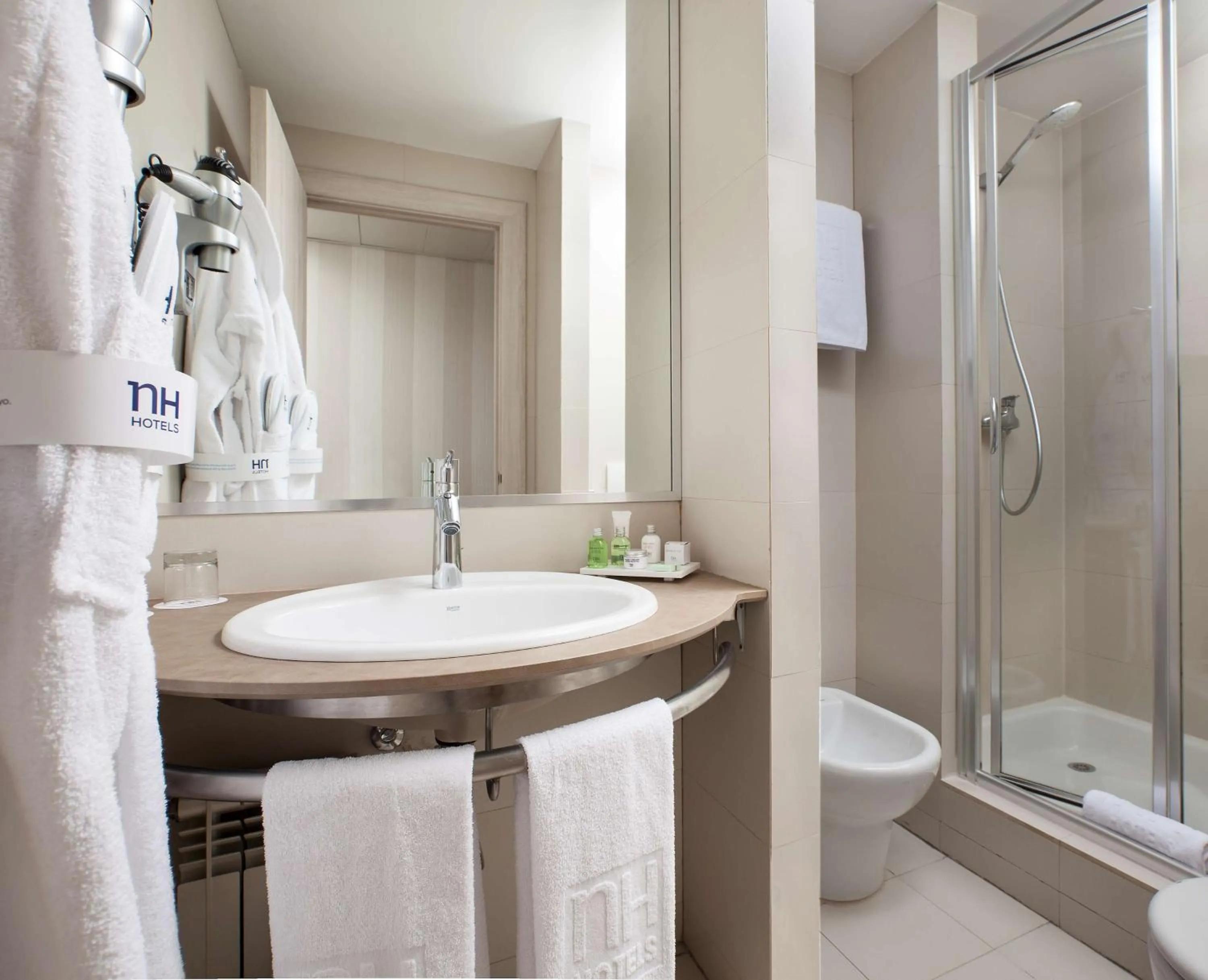 Bathroom in NH Barajas Airport