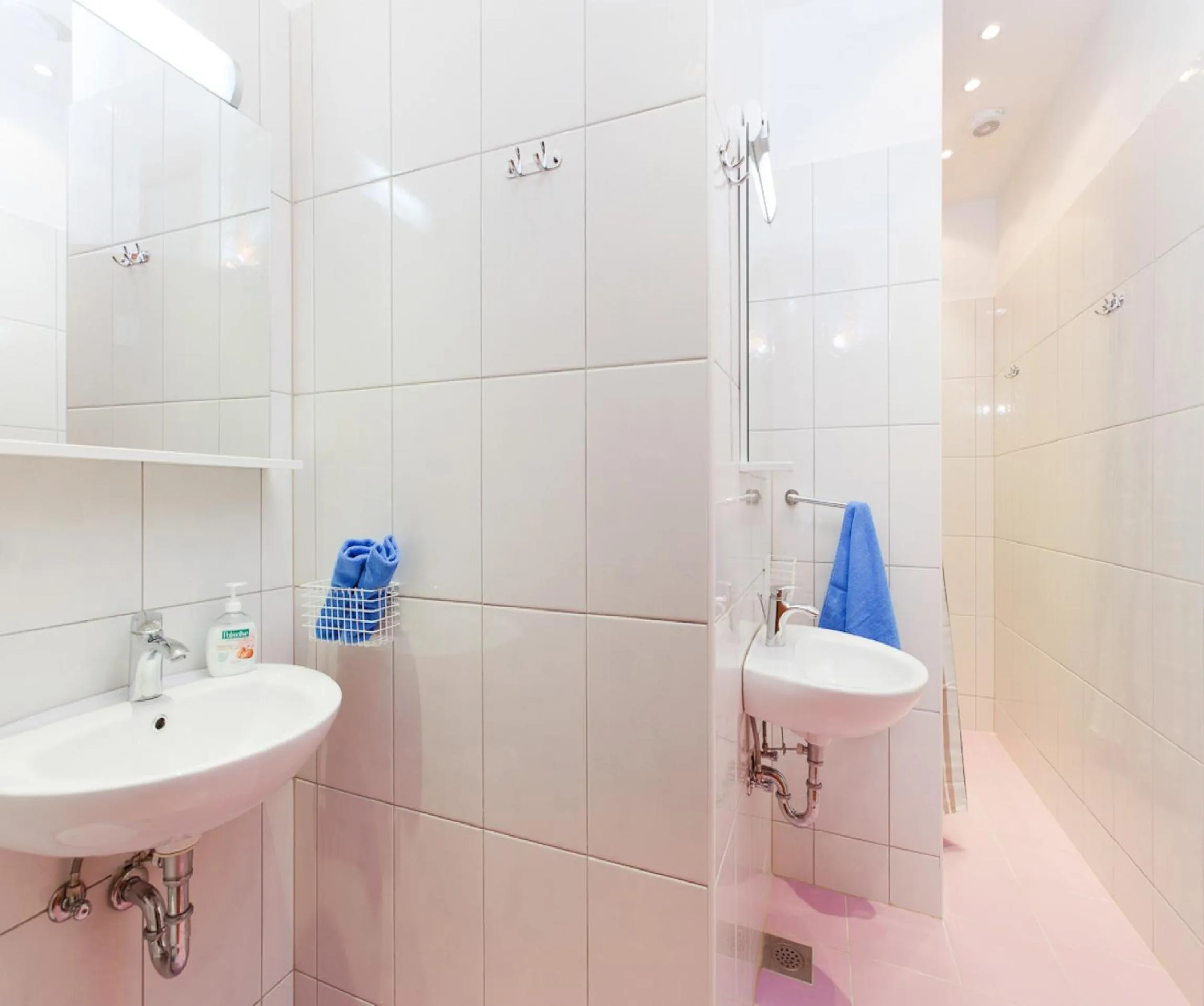 Toilet in Hostel Bureau