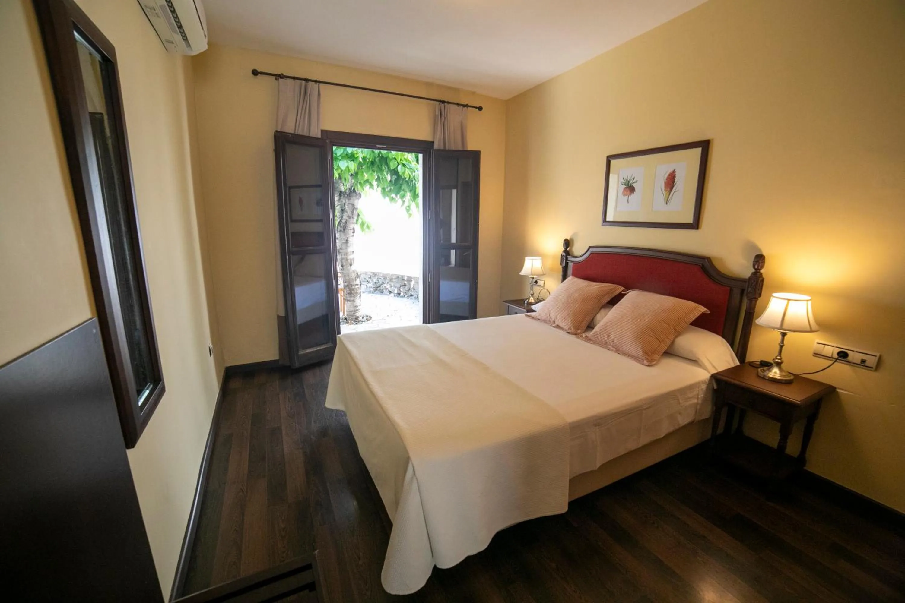 Bedroom, Bed in Villa Turistica de Bubion