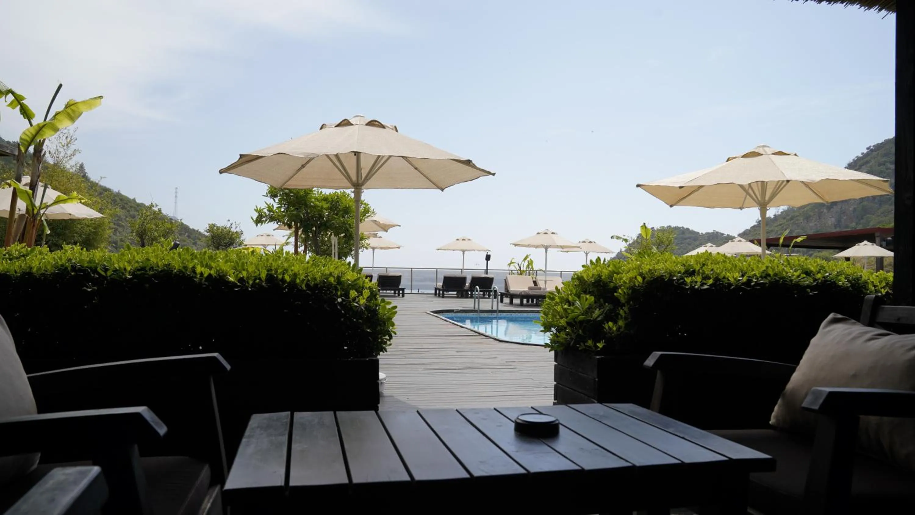 Pool view in Manaspark Deluxe Hotel