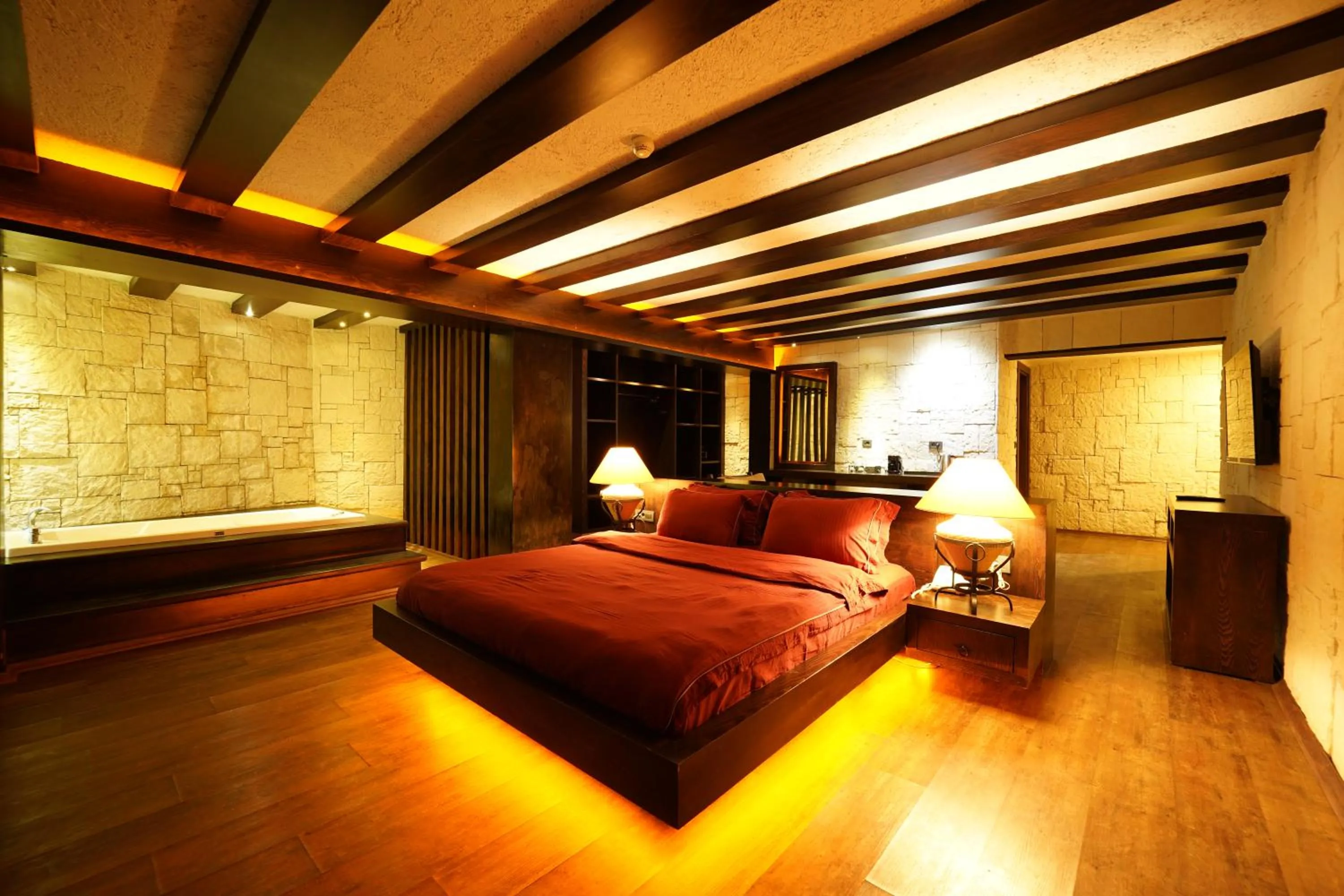 Living room, Bed in Manaspark Deluxe Hotel