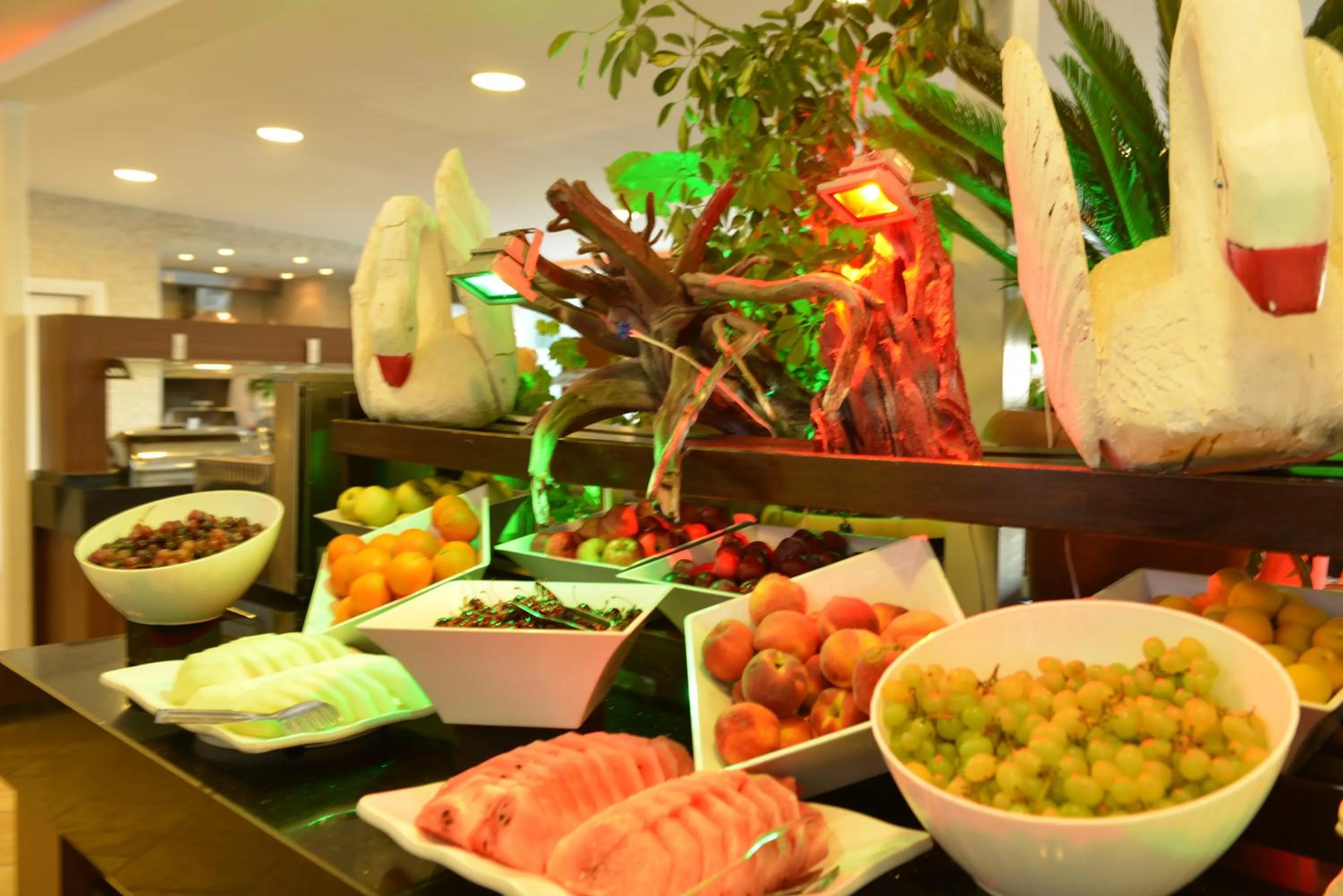 Restaurant/places to eat in Manaspark Deluxe Hotel