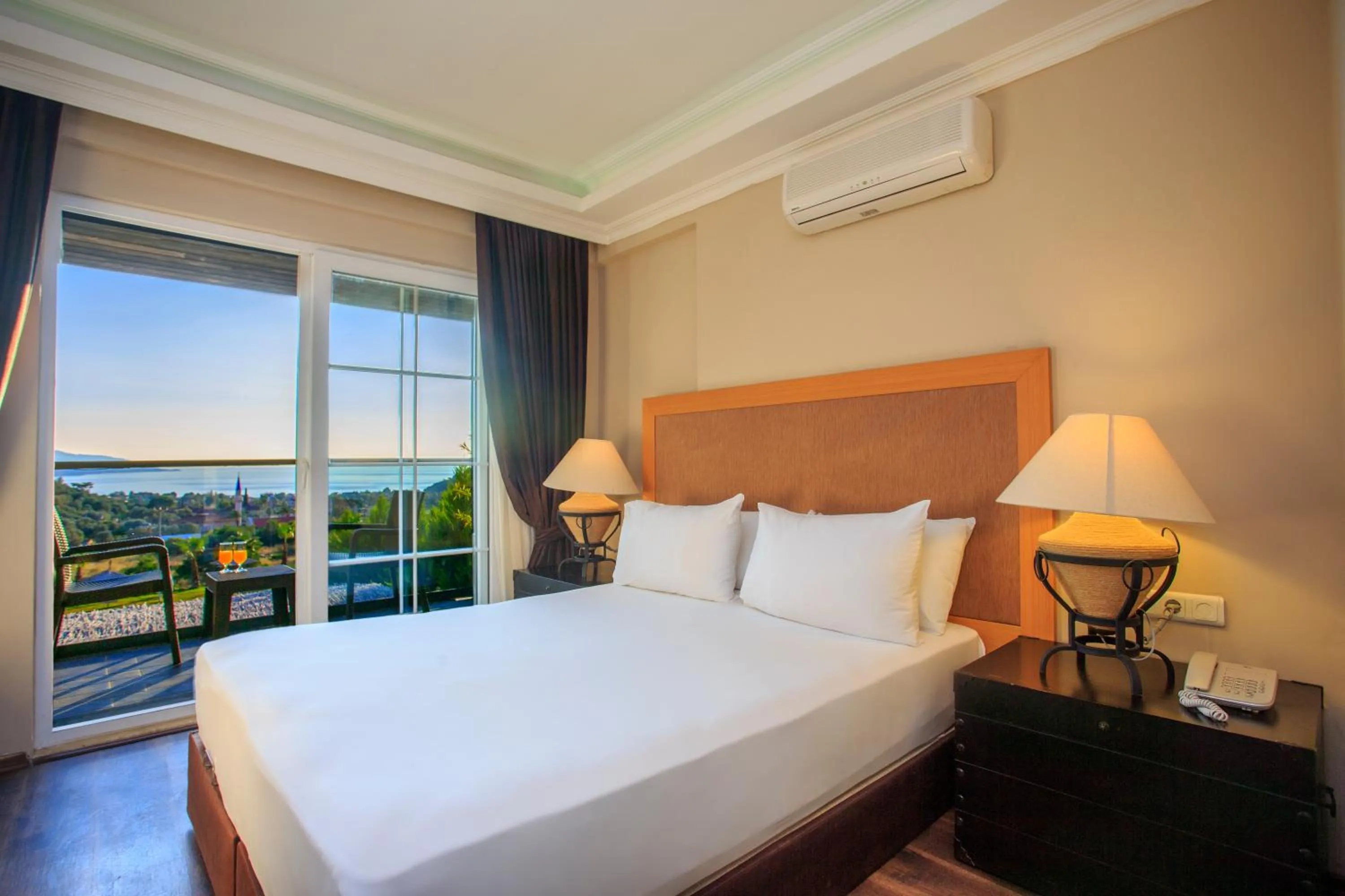 Photo of the whole room, Bed in Manaspark Deluxe Hotel