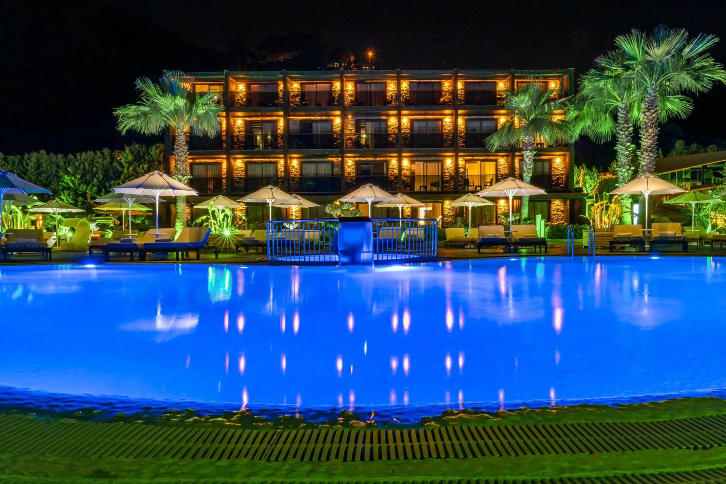 Property building in Manaspark Deluxe Hotel