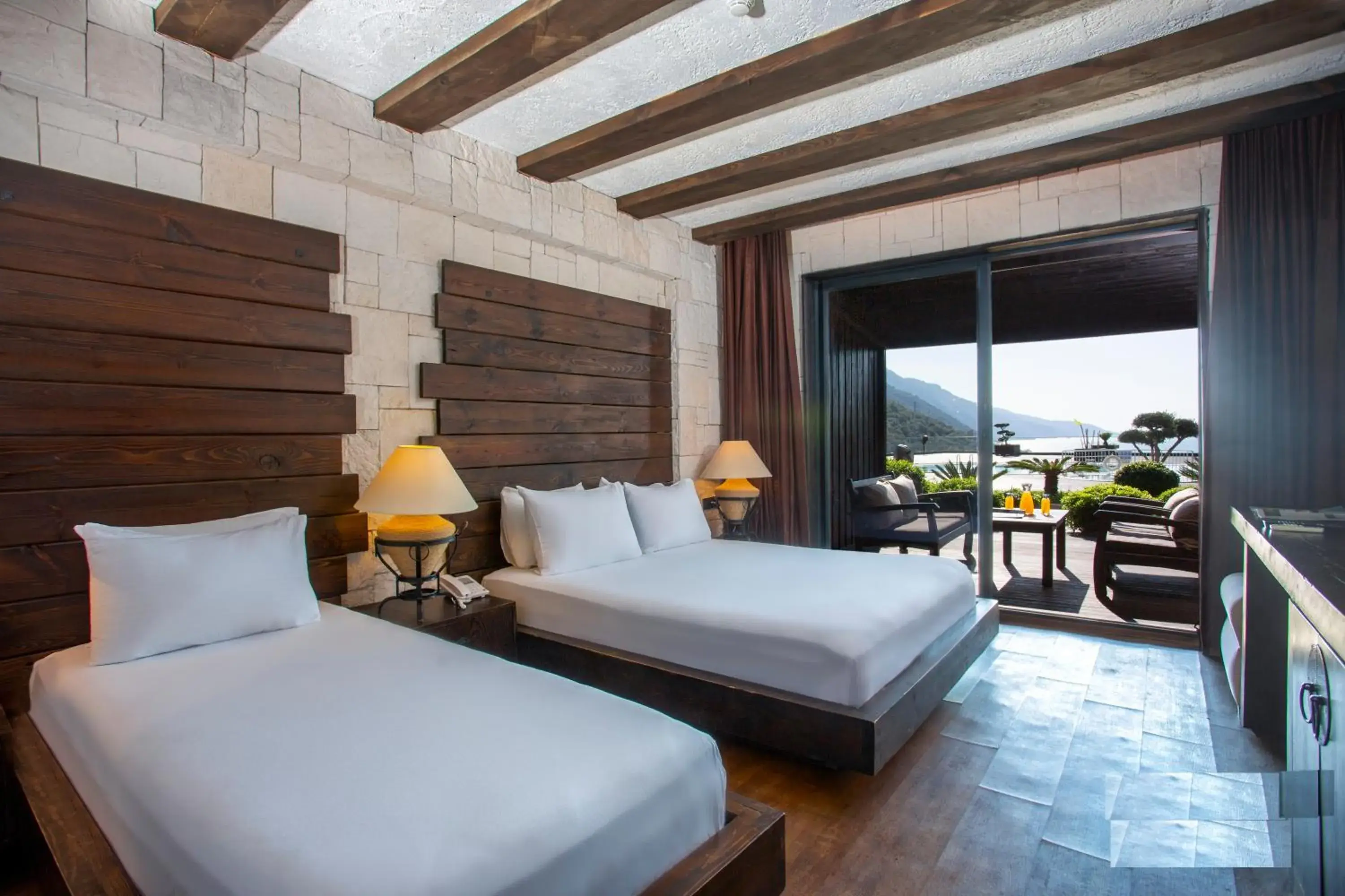 Deluxe terrace in Manaspark Deluxe Hotel Deluxe terrace in Manaspark Deluxe Hotel