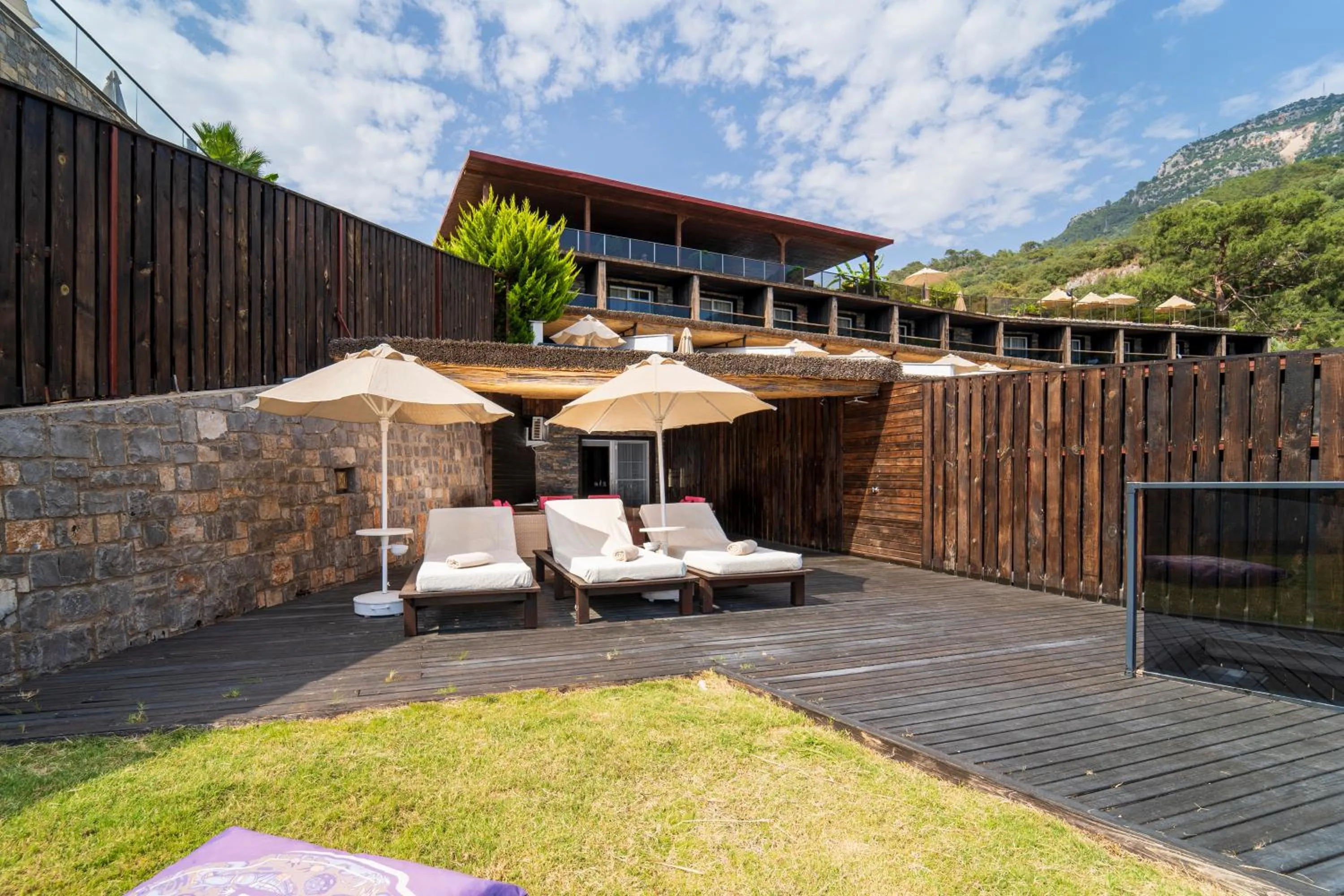 Property building in Manaspark Deluxe Hotel