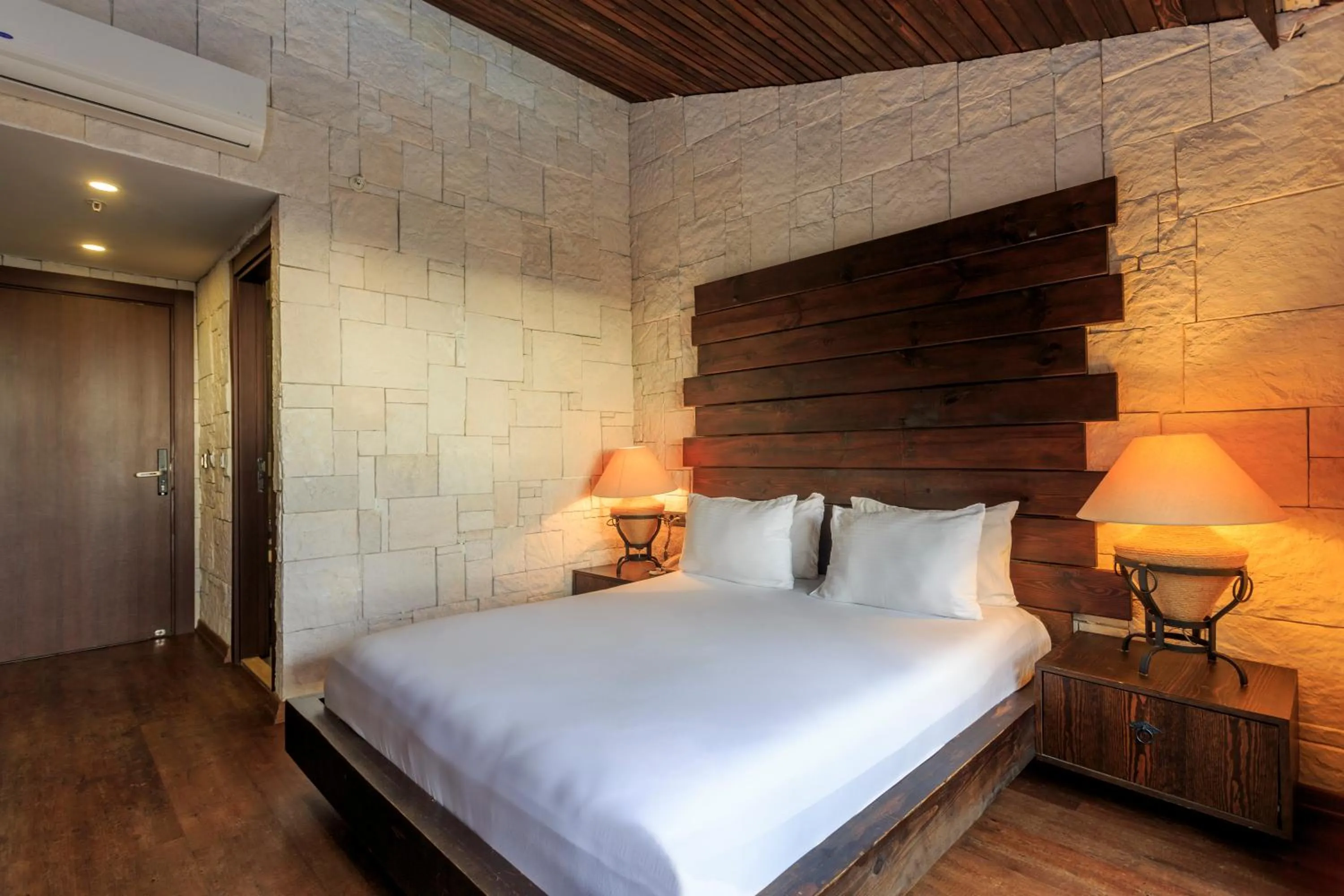 Photo of the whole room, Bed in Manaspark Deluxe Hotel