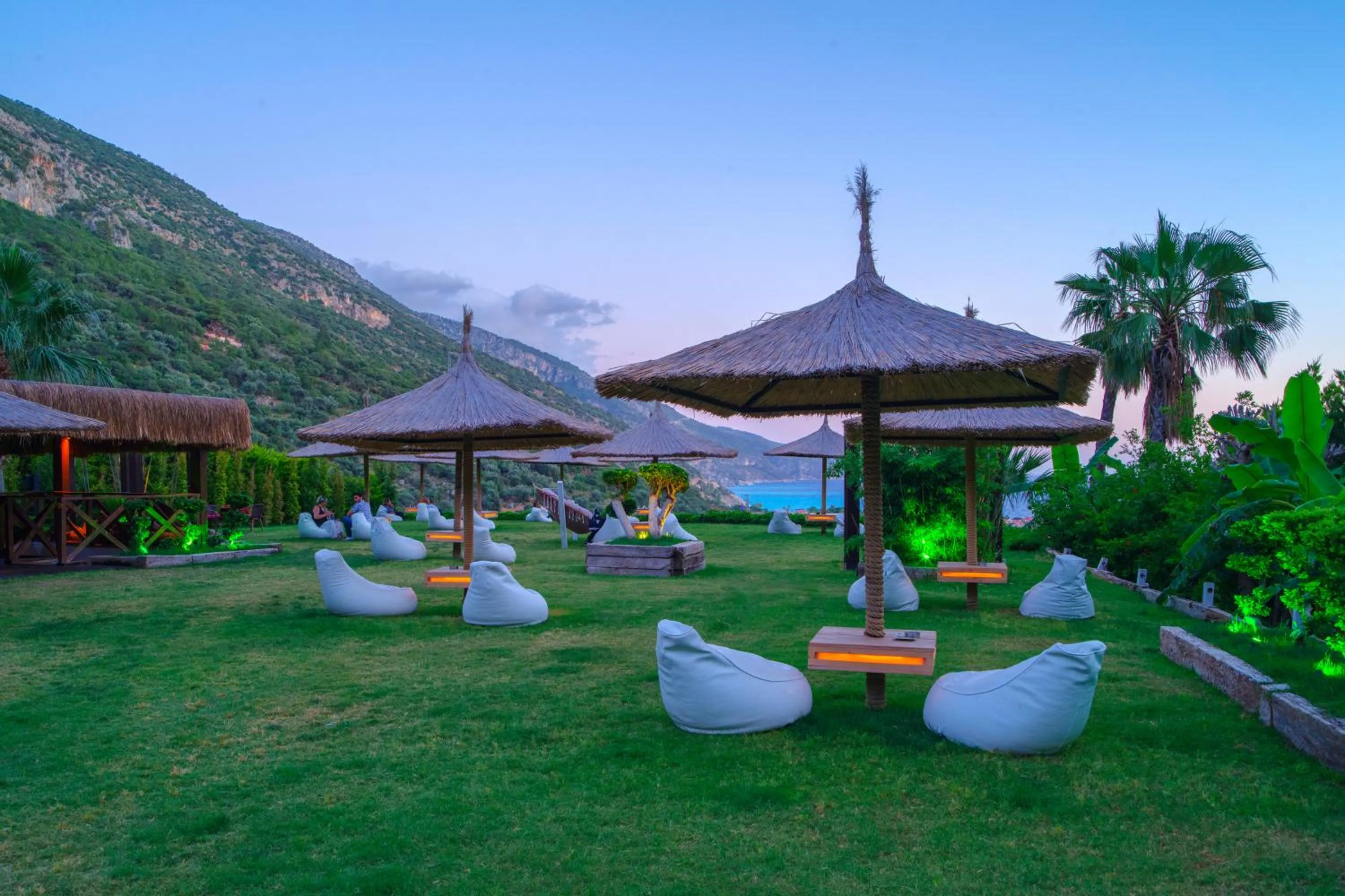 Garden in Manaspark Deluxe Hotel